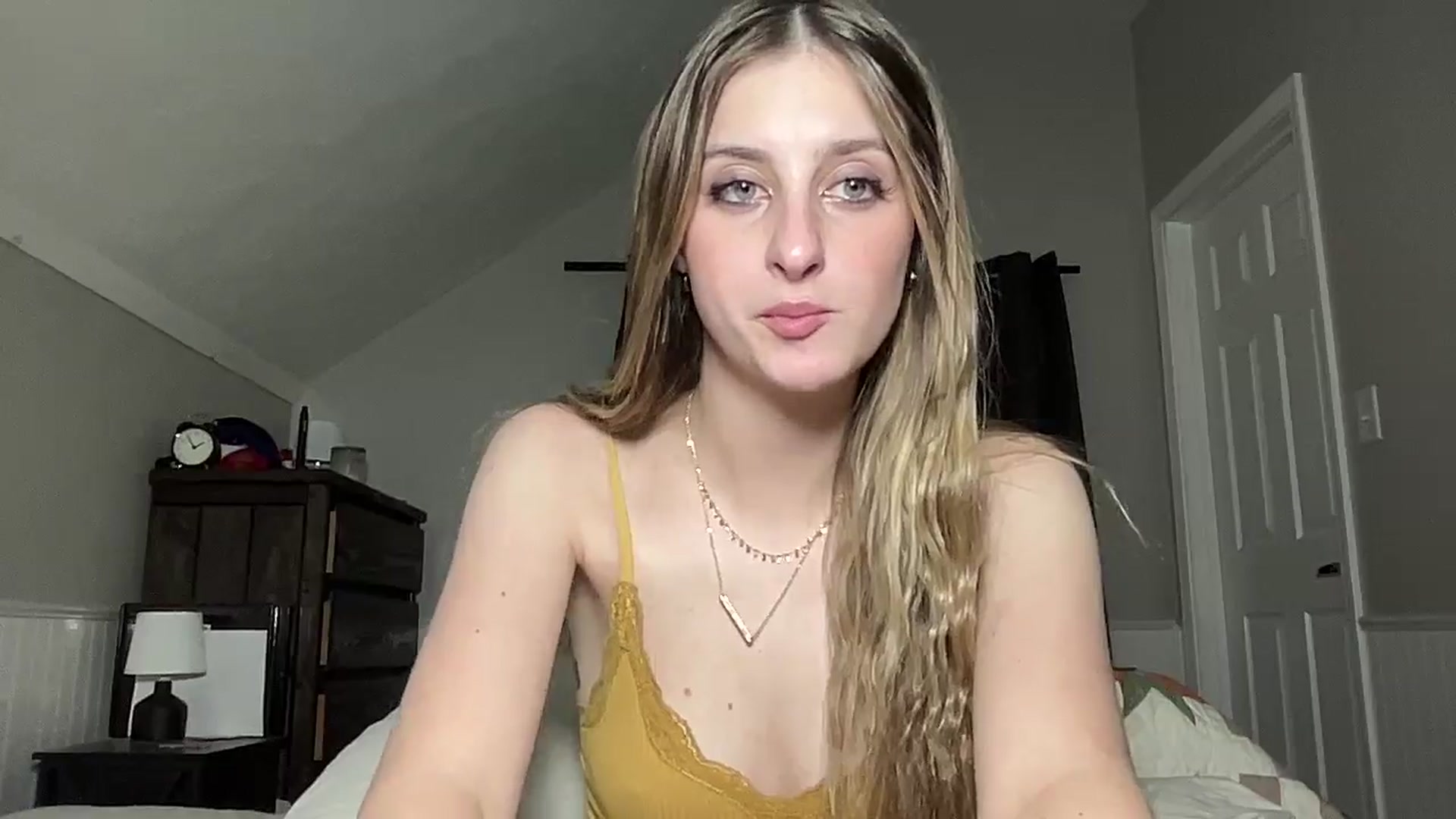 Gallery image thumbnail from Torisweetxo's myfreecams stream on, 10/03/2024, 07:17 image 15 of 20