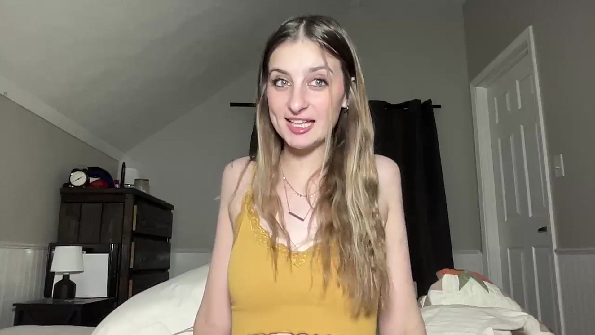 Gallery image thumbnail from Torisweetxo's myfreecams stream on, 10/03/2024, 07:17 image 8 of 20