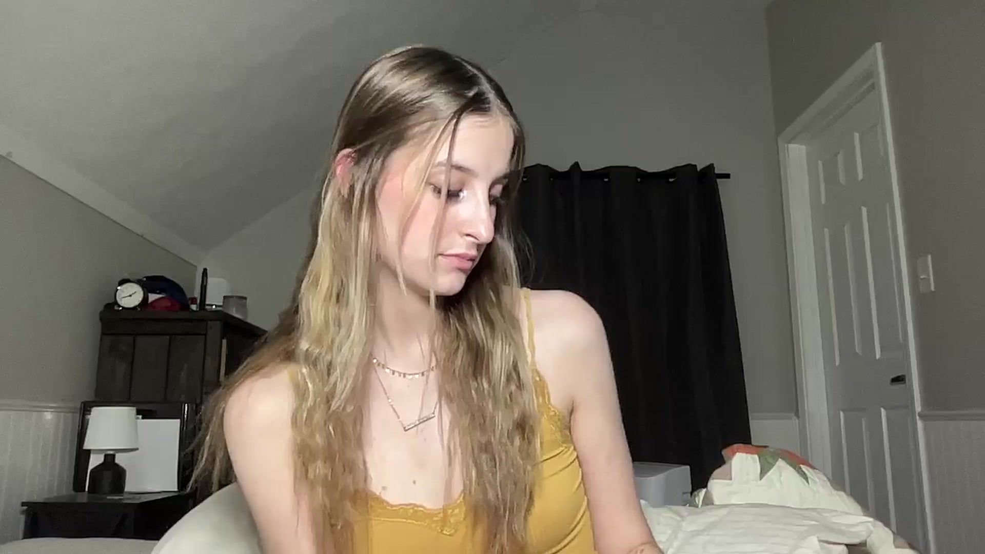 Gallery image thumbnail from Torisweetxo's myfreecams stream on, 10/03/2024, 07:17 image 9 of 20