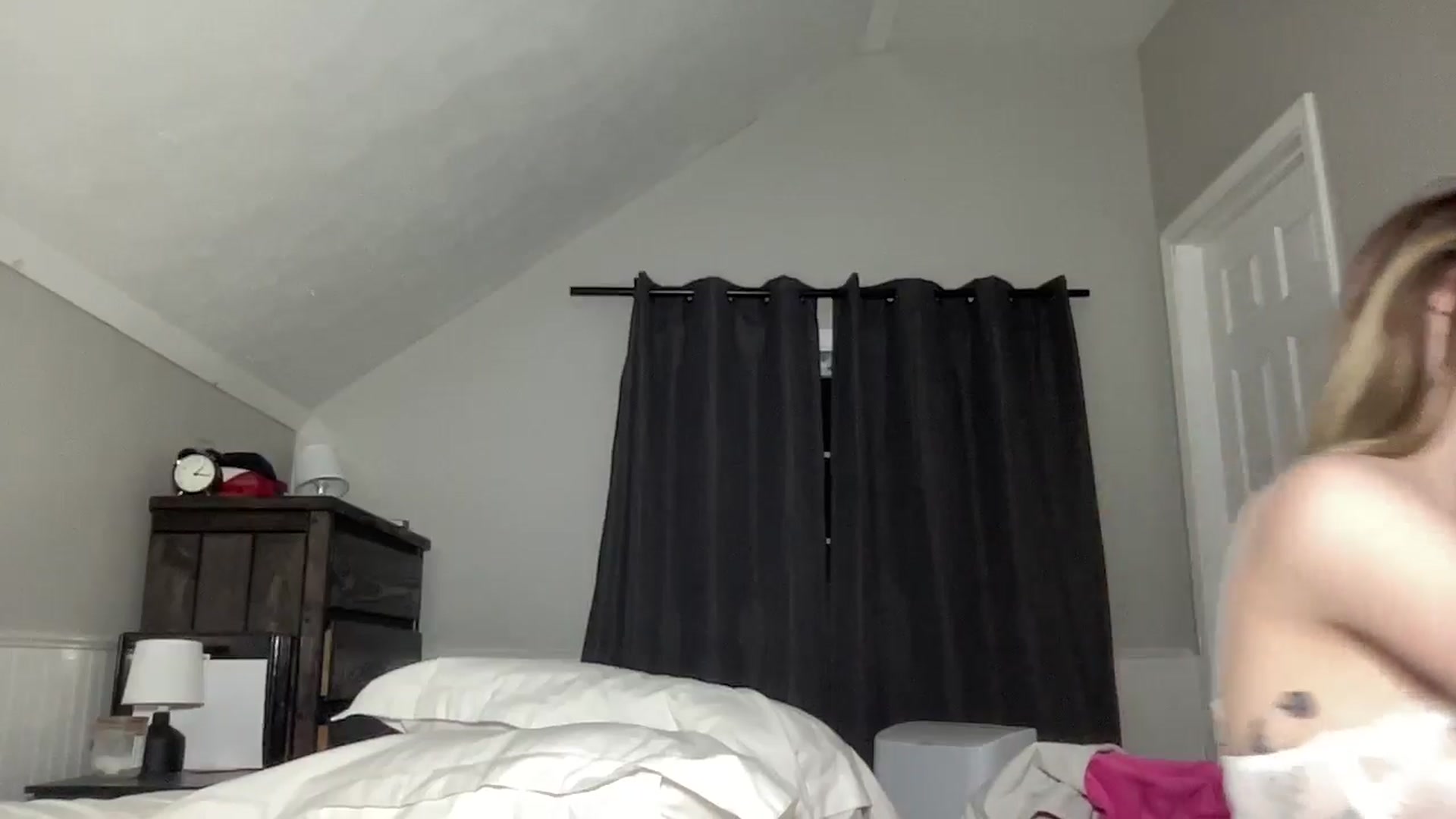 Gallery image thumbnail from Torisweetxo's myfreecams stream on, 10/07/2024, 07:00 image 4 of 20