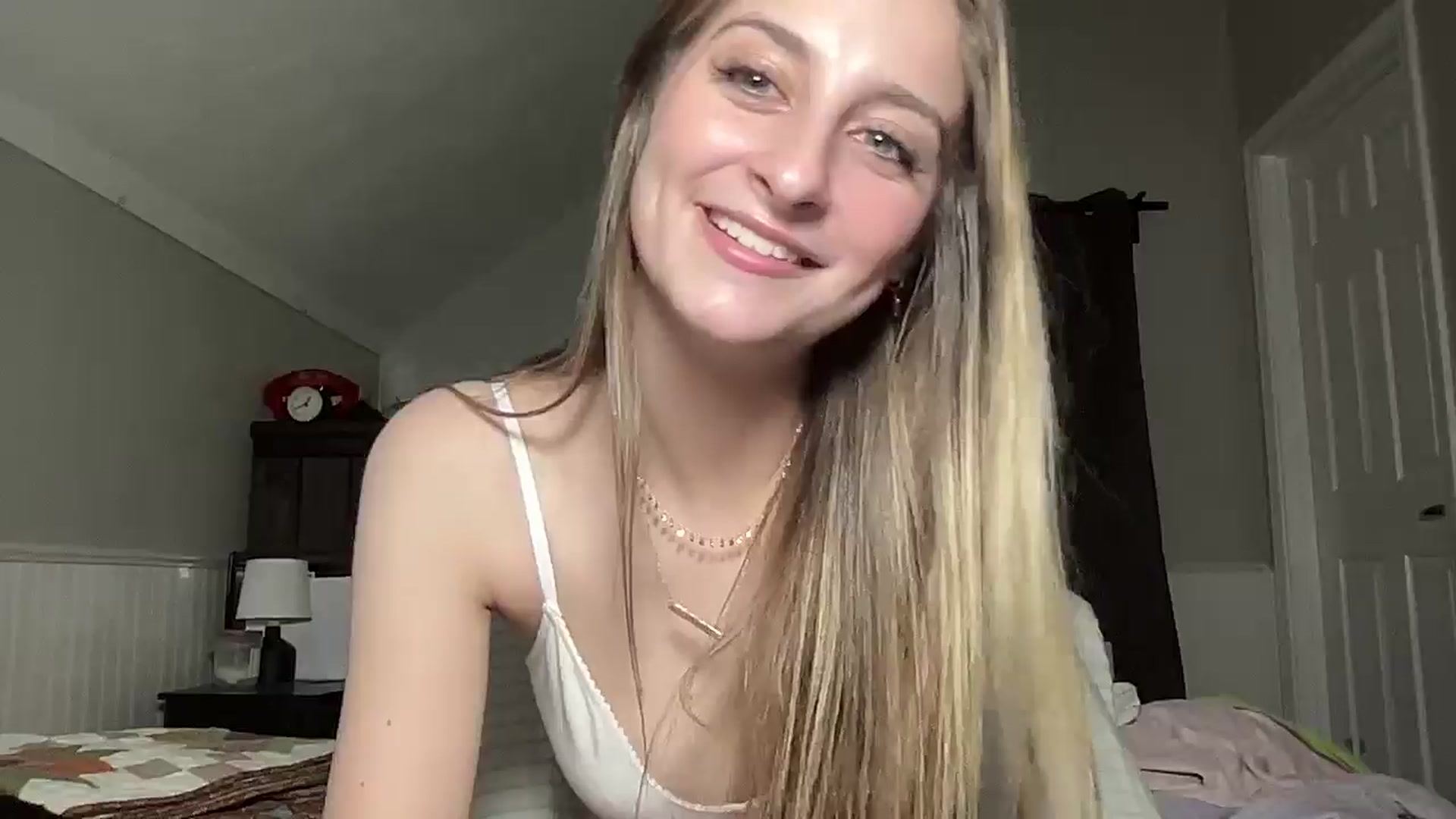Gallery image thumbnail from Torisweetxo's myfreecams stream on, 10/11/2024, 06:05 image 13 of 20