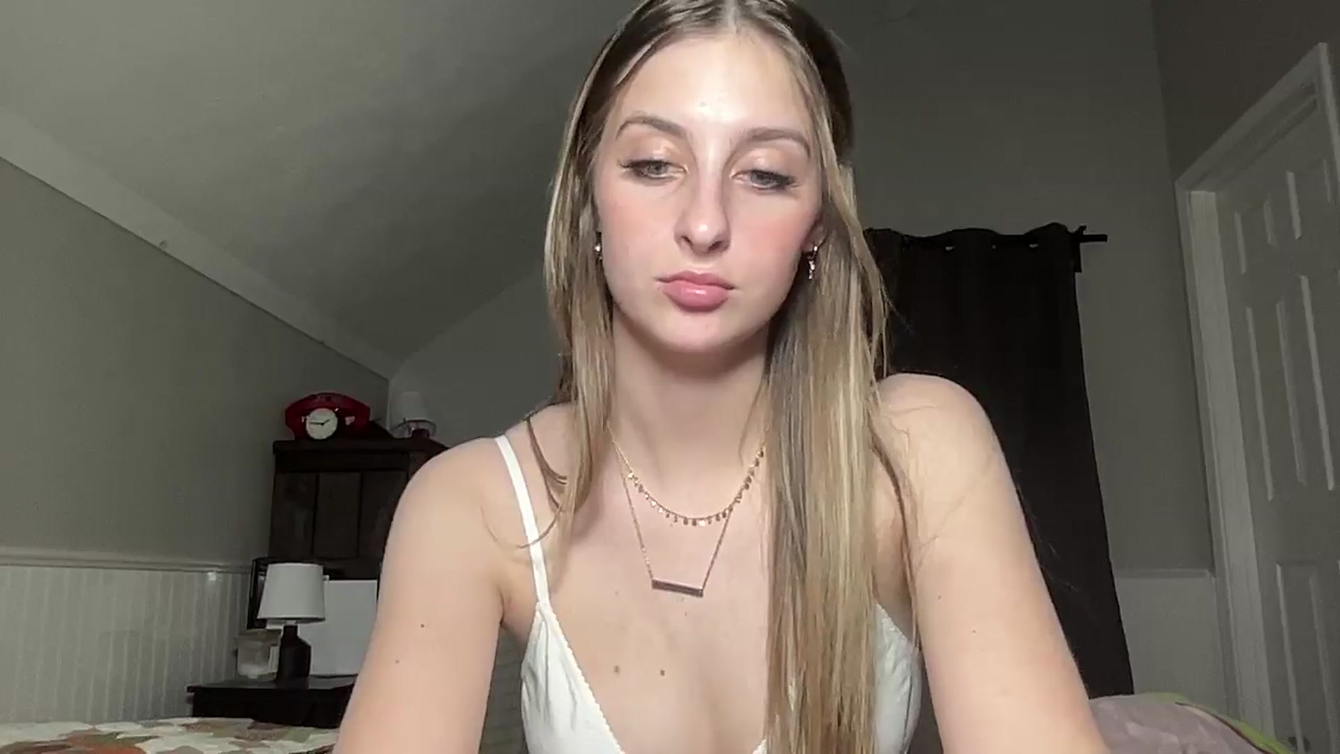 Gallery image thumbnail from Torisweetxo's myfreecams stream on, 10/11/2024, 06:59 image 17 of 20
