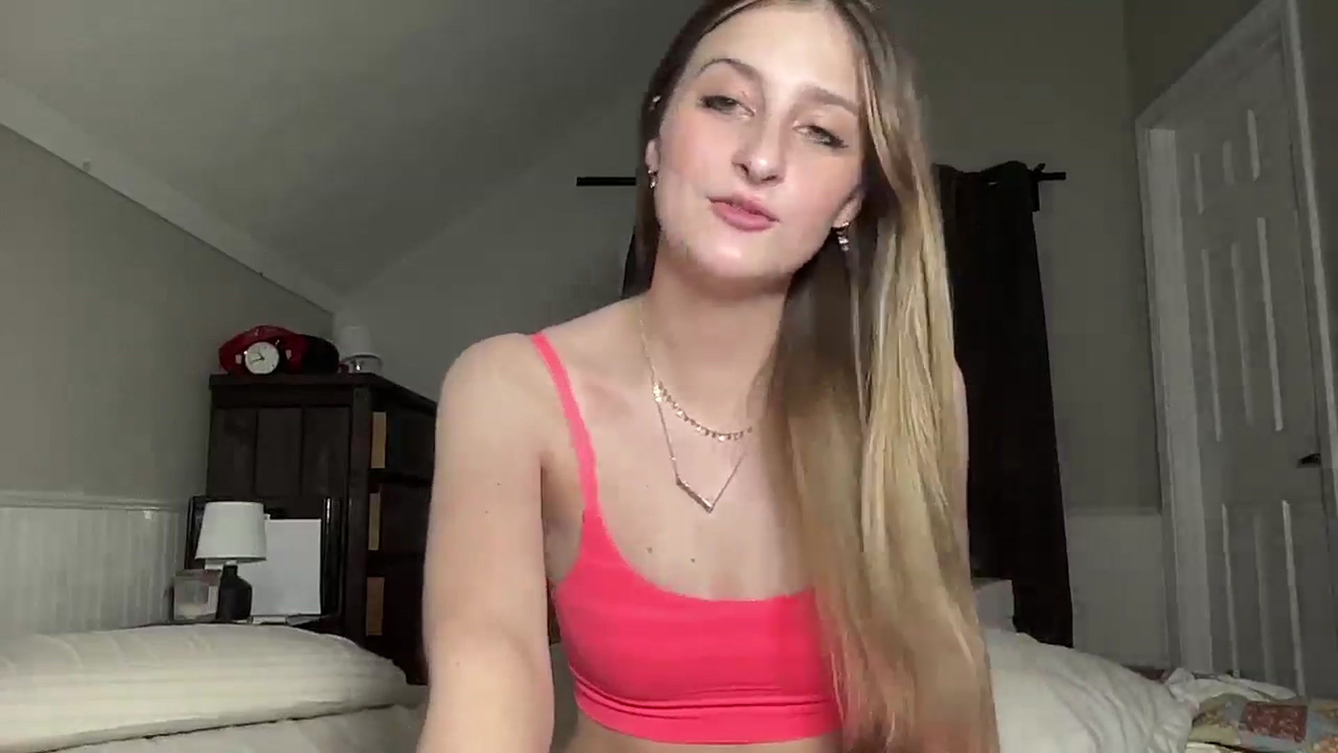 Gallery image thumbnail from Torisweetxo's myfreecams stream on, 10/14/2024, 04:03 image 8 of 20