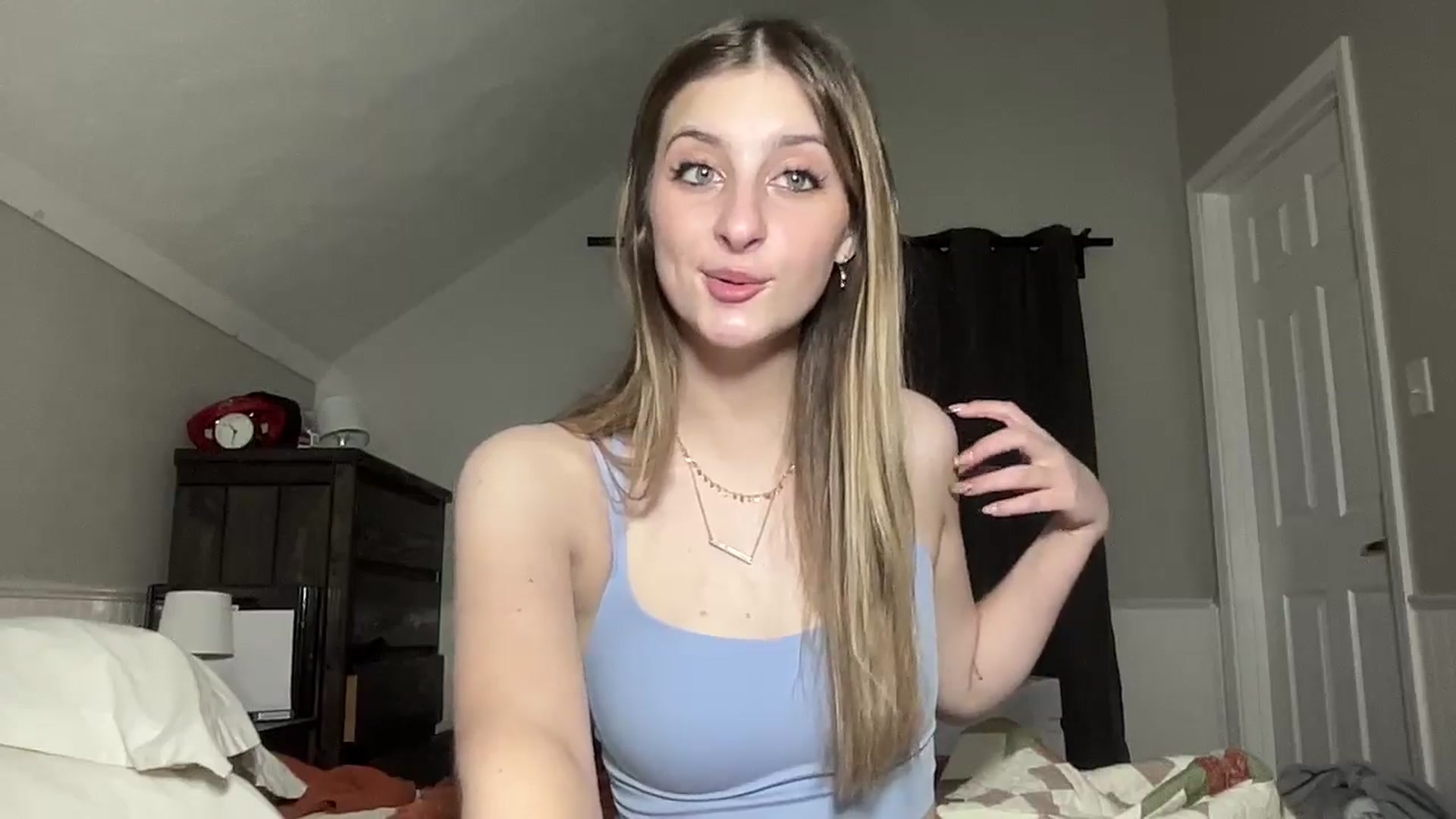 Gallery image thumbnail from Torisweetxo's myfreecams stream on, 10/15/2024, 03:44 image 18 of 20