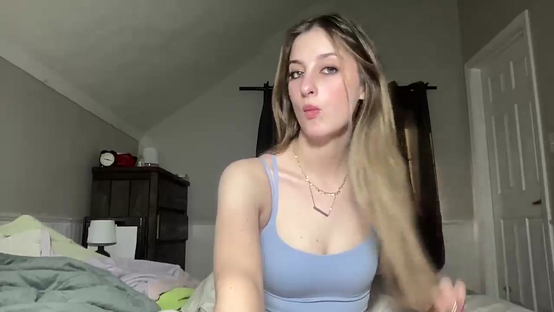 Gallery image thumbnail from Torisweetxo's myfreecams stream on, 10/22/2024, 14:30 image 11 of 20