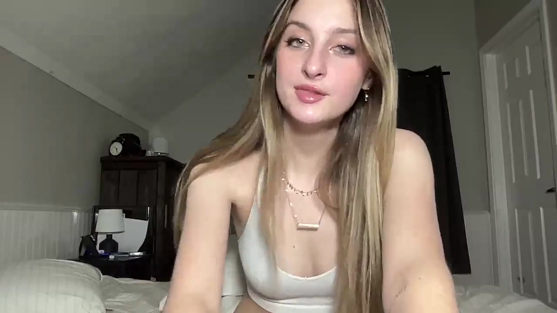 Gallery image thumbnail from Torisweetxo's myfreecams stream on, 10/26/2024, 03:39 image 20 of 20