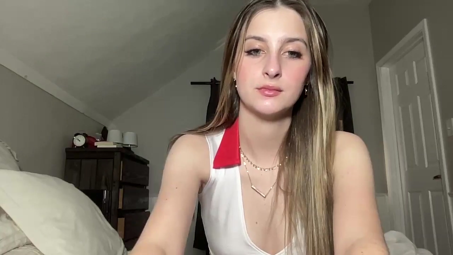 Gallery image thumbnail from Torisweetxo's myfreecams stream on, 10/30/2024, 15:09 image 4 of 20