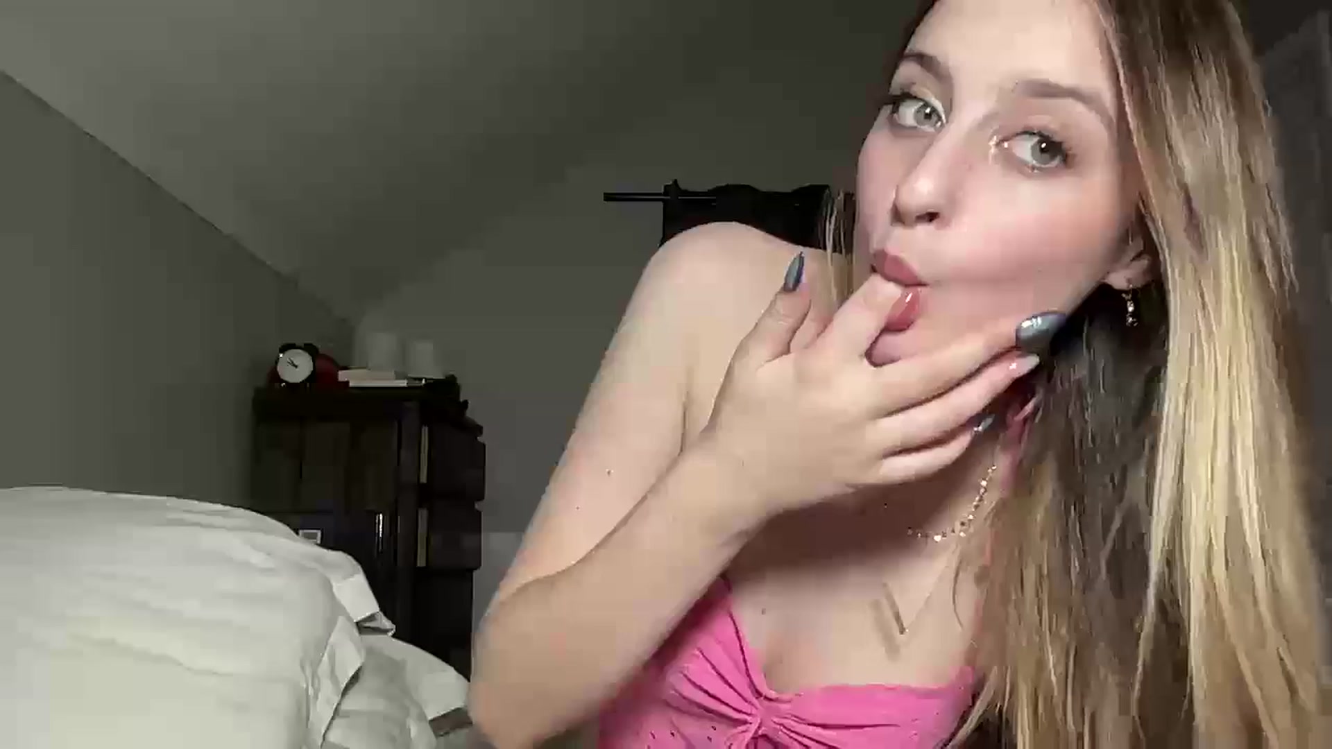 Gallery image thumbnail from Torisweetxo's myfreecams stream on, 11/02/2024, 03:05 image 8 of 20