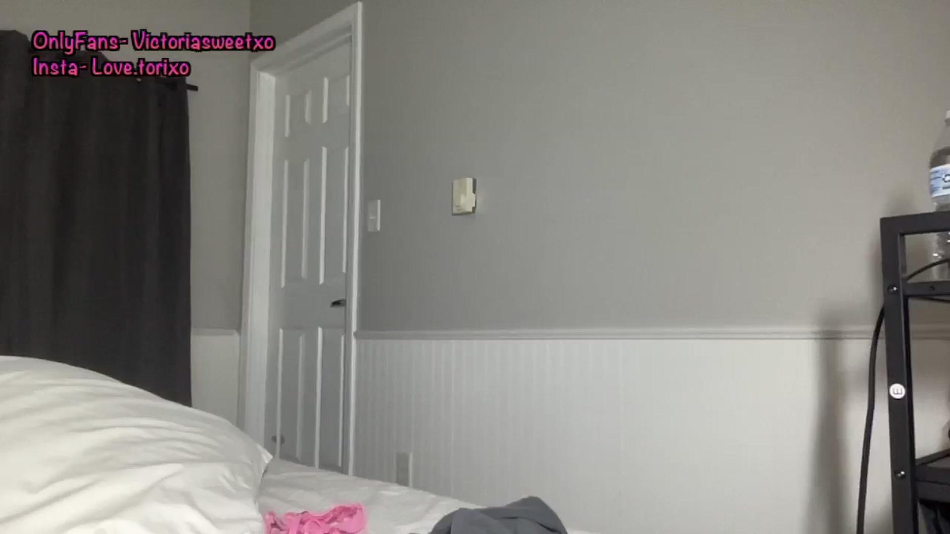 Gallery image thumbnail from Torisweetxo's myfreecams stream on, 11/18/2024, 03:30 image 18 of 20