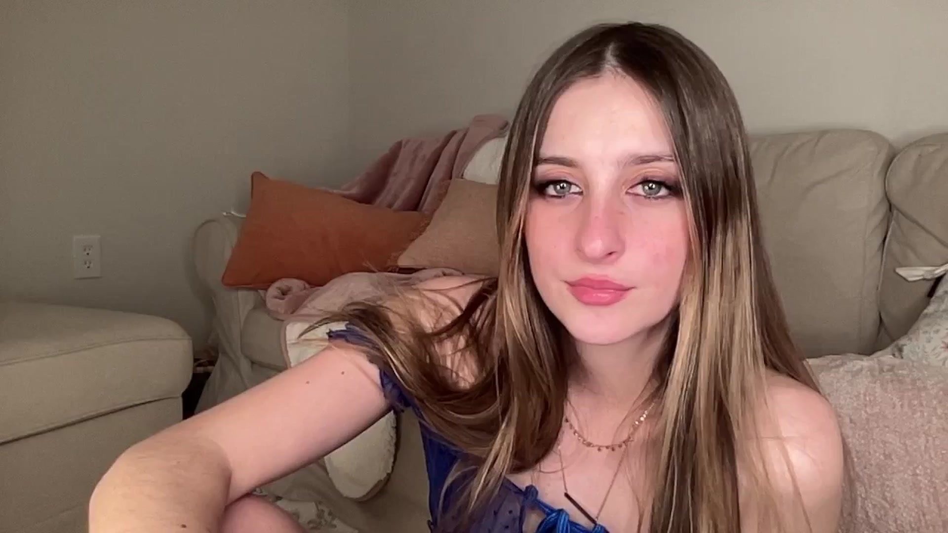Gallery image thumbnail from Torisweetxo's myfreecams stream on, 01/02/2025, 06:31 image 9 of 20