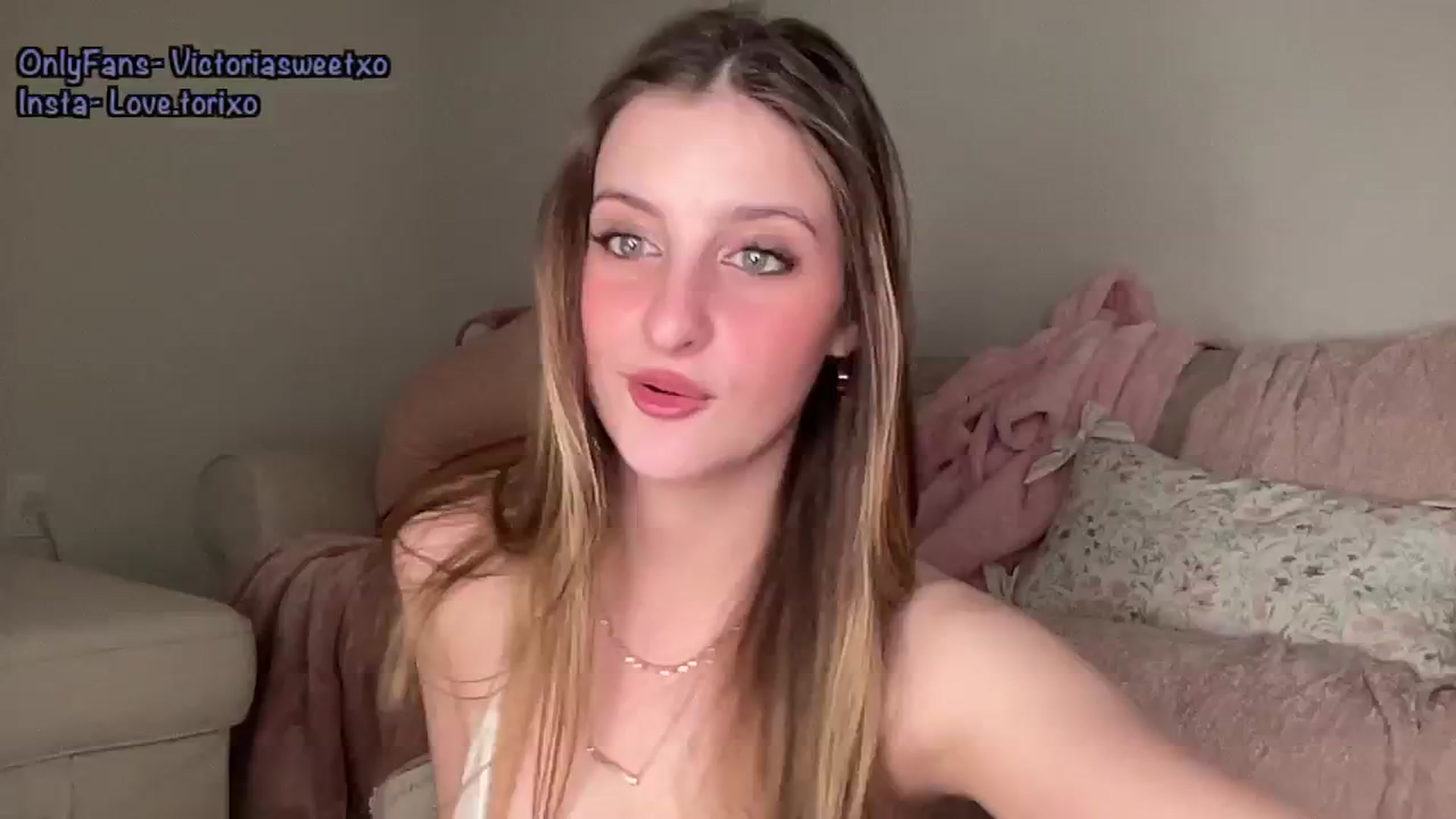 Gallery image thumbnail from Torisweetxo's myfreecams stream on, 01/20/2025, 03:48 image 10 of 20