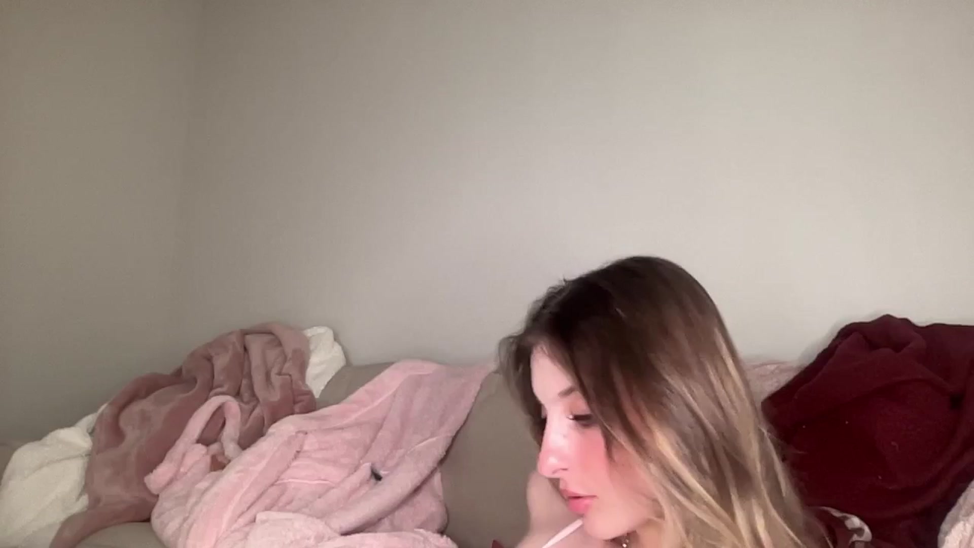 Gallery image thumbnail from Torisweetxo's myfreecams stream on, 02/03/2025, 05:46 image 15 of 20