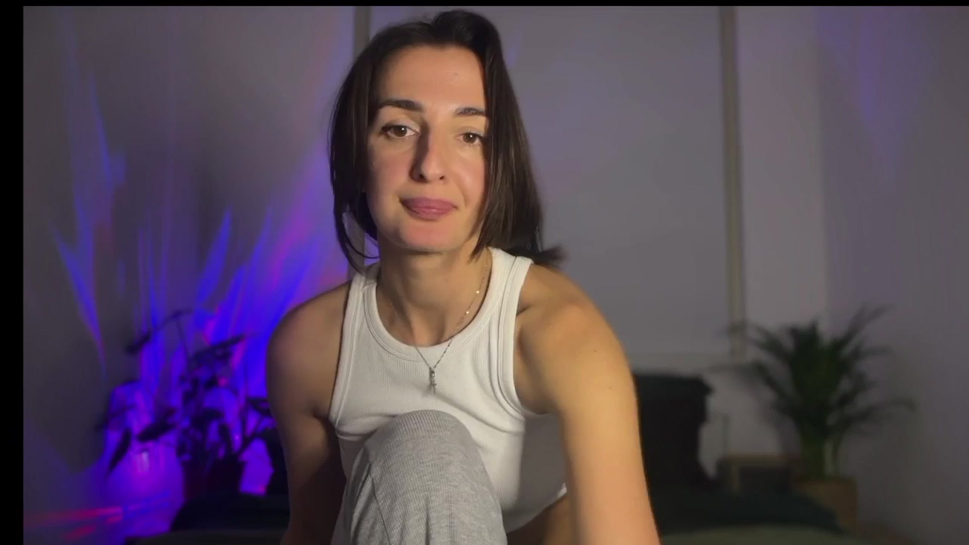 Gallery image thumbnail from ToryBliss's myfreecams stream on, 09/15/2025, 24:21 image 20 of 20