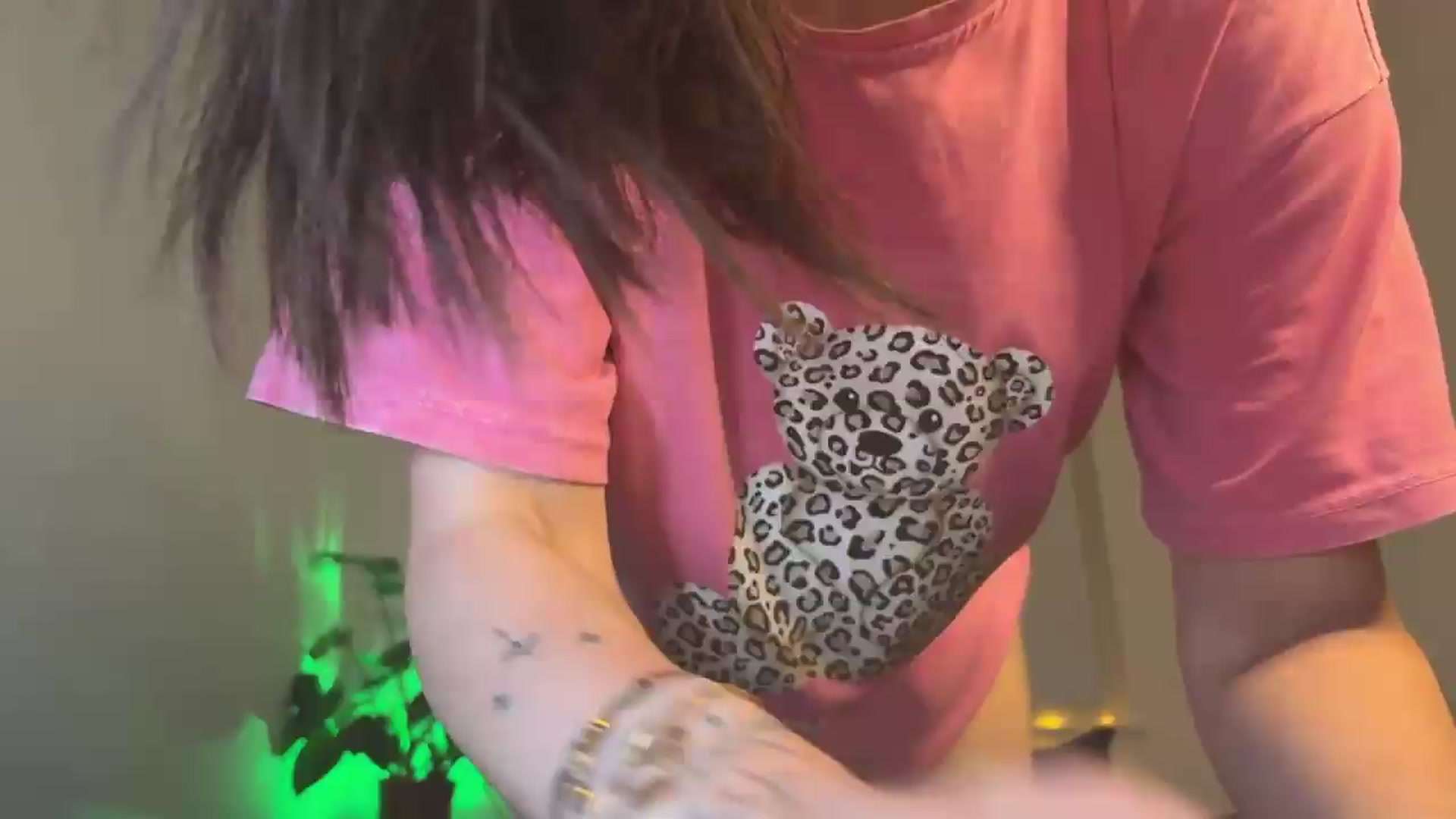 Gallery image thumbnail from ToryBliss's myfreecams stream on, 06/28/2026, 22:43 image 9 of 20