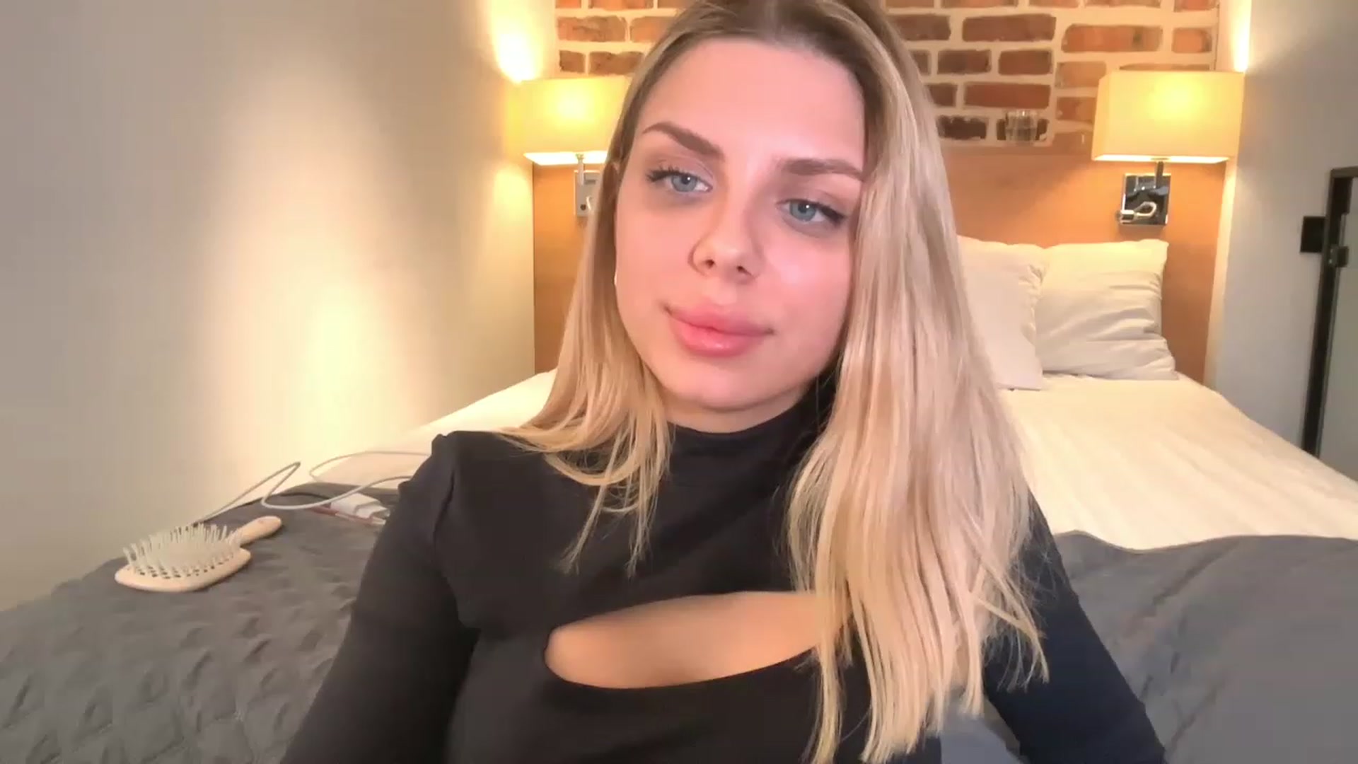 Gallery image thumbnail from TorySins's myfreecams stream on, 12/13/2022, 24:47 image 19 of 20