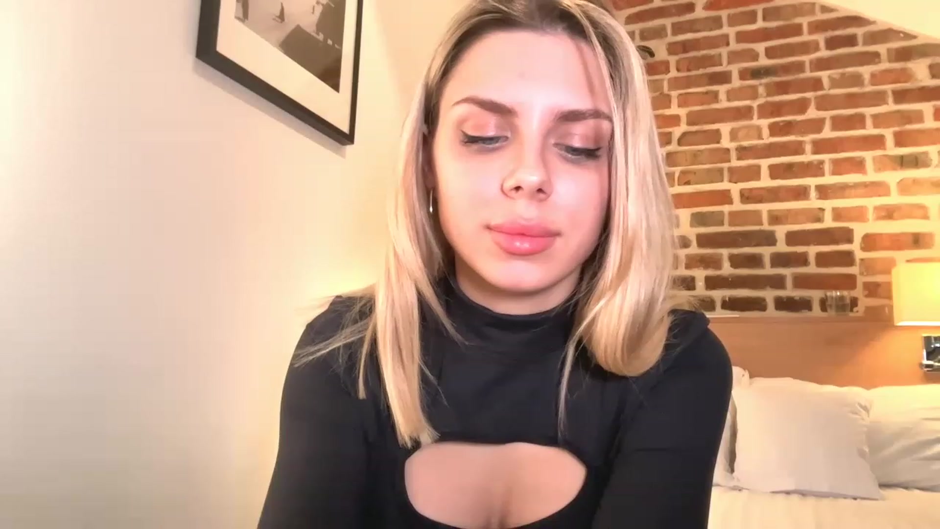 Gallery image thumbnail from TorySins's myfreecams stream on, 12/13/2022, 24:46 image 10 of 20