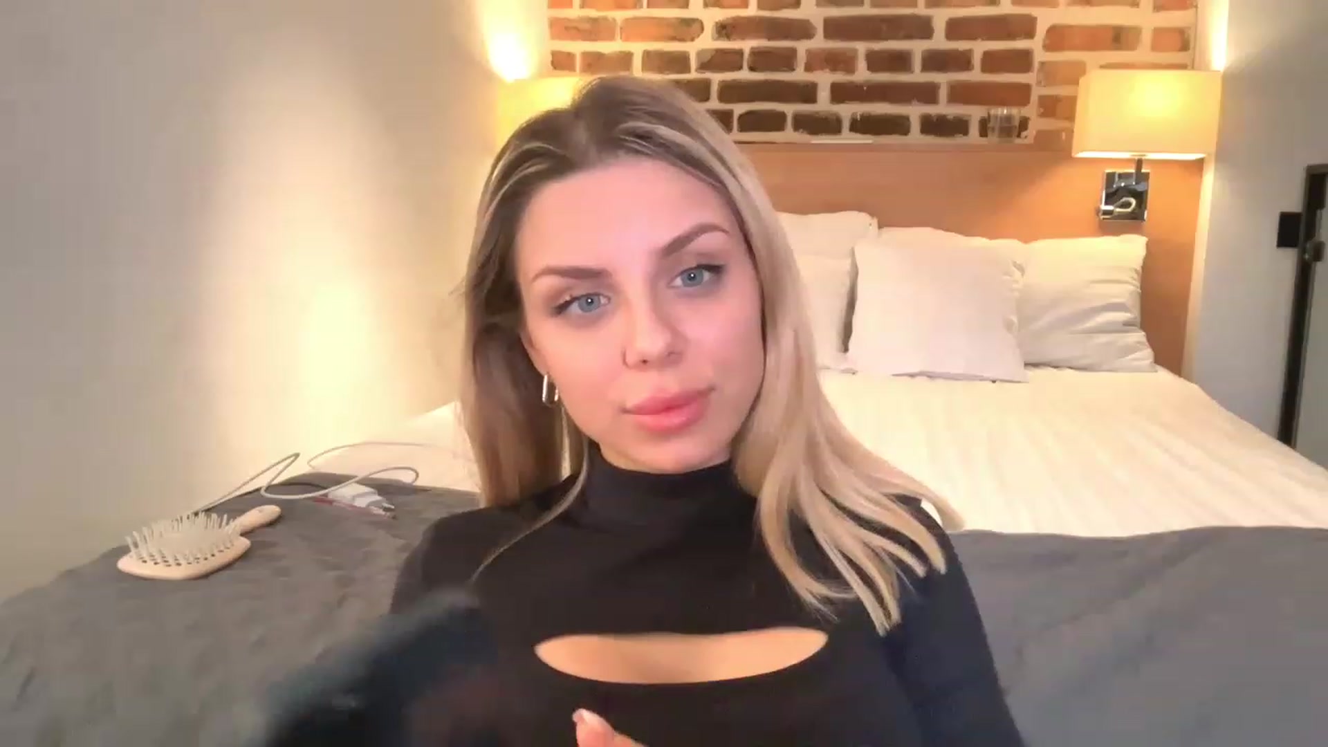 Gallery image thumbnail from TorySins's myfreecams stream on, 12/13/2022, 24:46 image 14 of 20