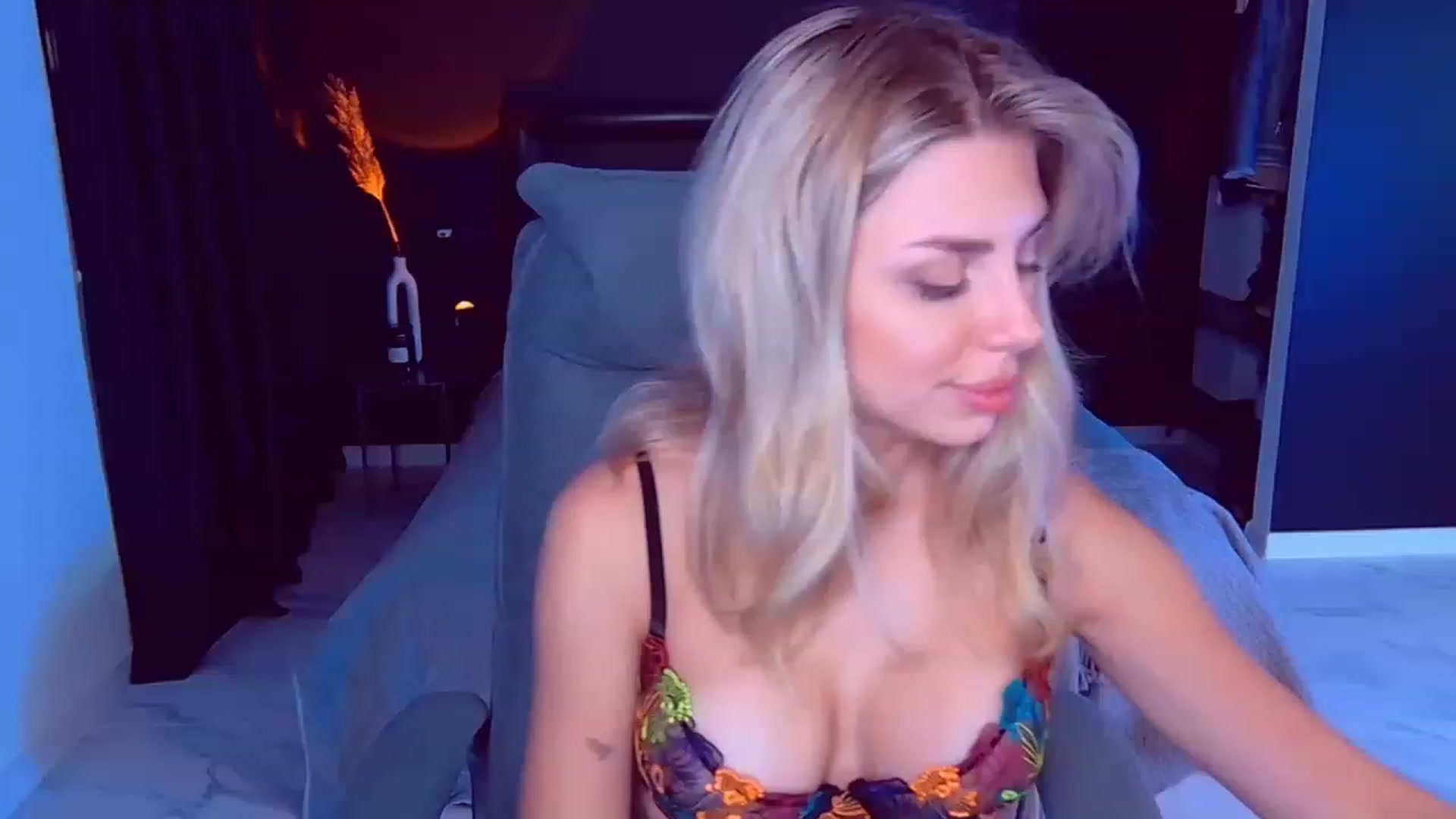 Gallery image thumbnail from TorySins's myfreecams stream on, 02/26/2023, 22:27 image 17 of 20