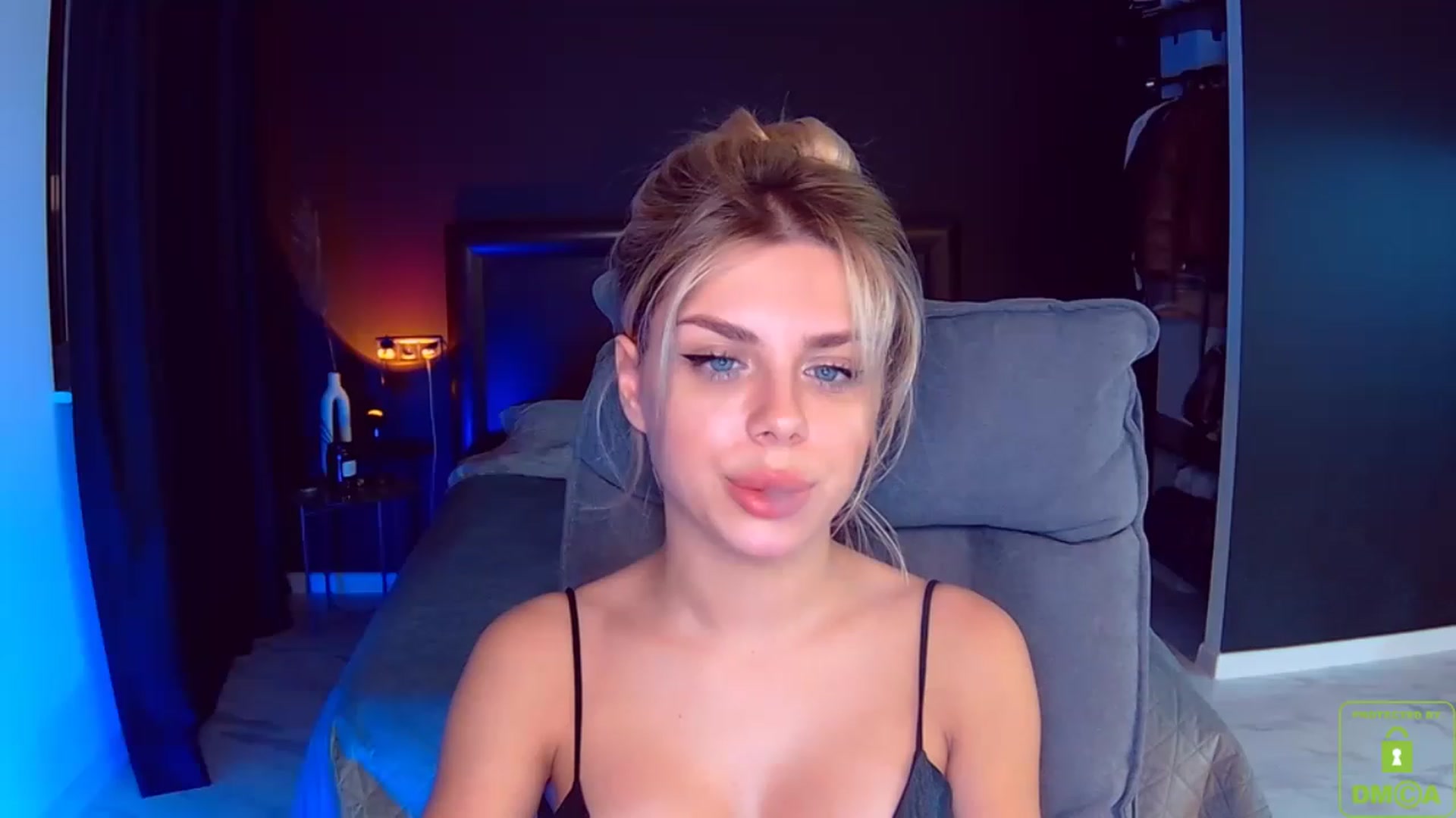 Gallery image thumbnail from TorySins's myfreecams stream on, 03/12/2023, 23:27 image 5 of 20