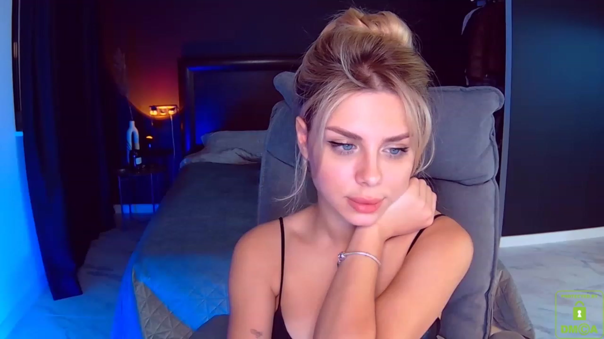 Gallery image thumbnail from TorySins's myfreecams stream on, 03/13/2023, 24:38 image 9 of 20