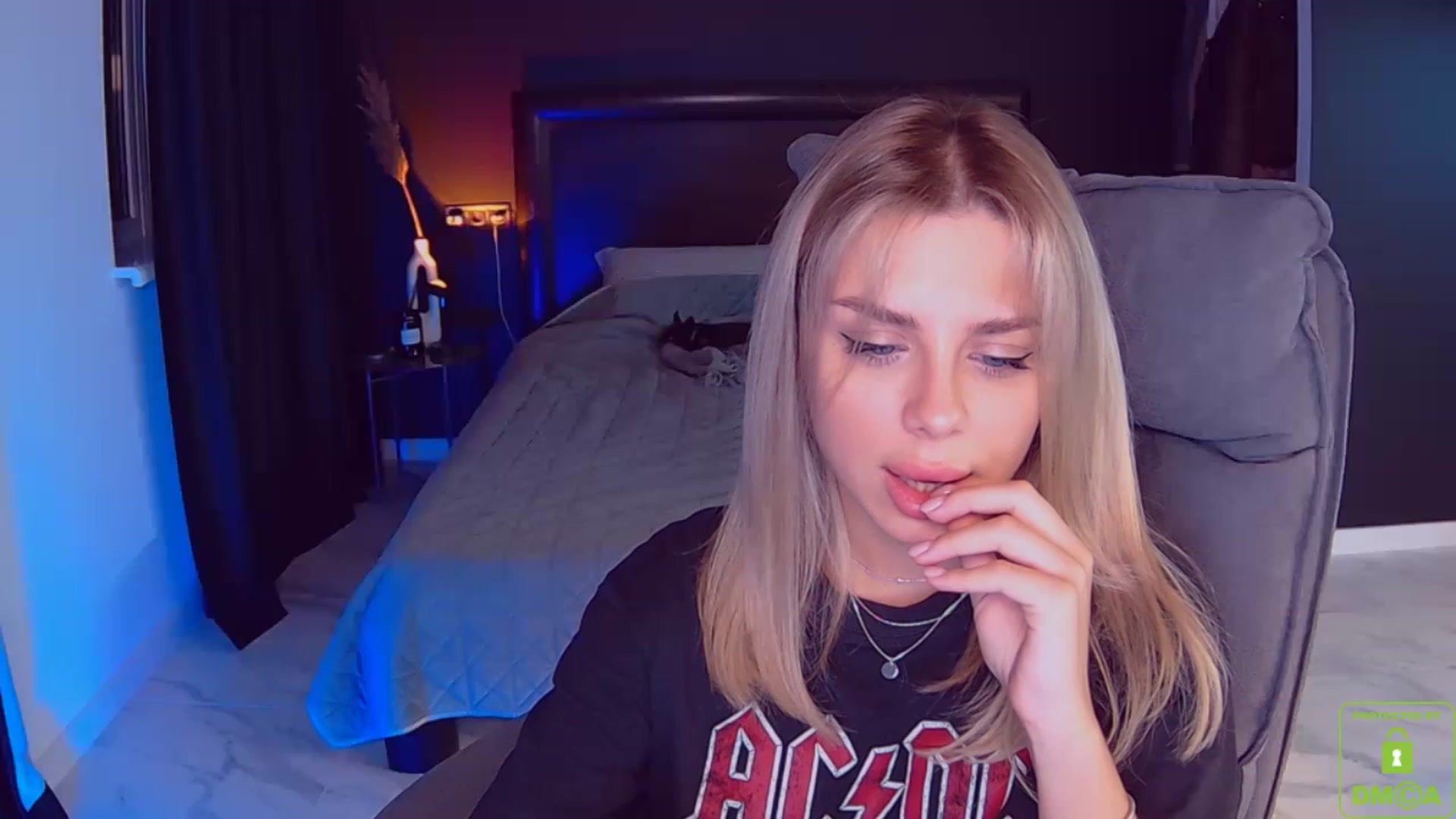 Gallery image thumbnail from TorySins's myfreecams stream on, 03/16/2023, 24:31 image 10 of 20