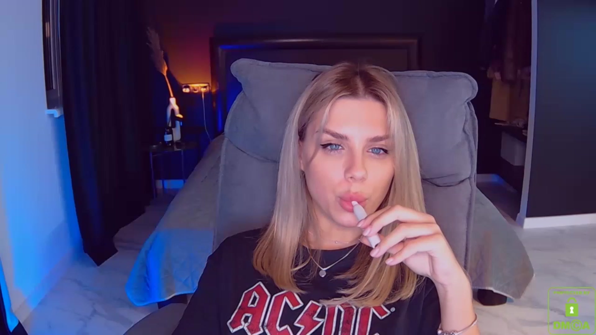Gallery image thumbnail from TorySins's myfreecams stream on, 03/16/2023, 24:31 image 17 of 20