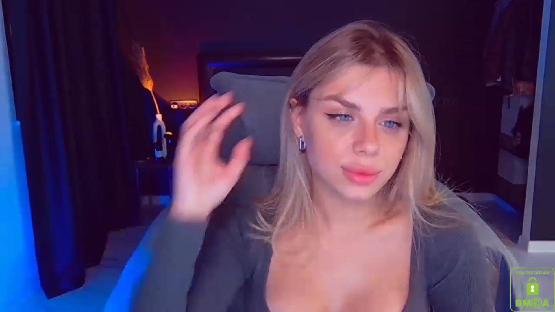 Gallery image thumbnail from TorySins's myfreecams stream on, 03/19/2023, 24:03 image 9 of 20