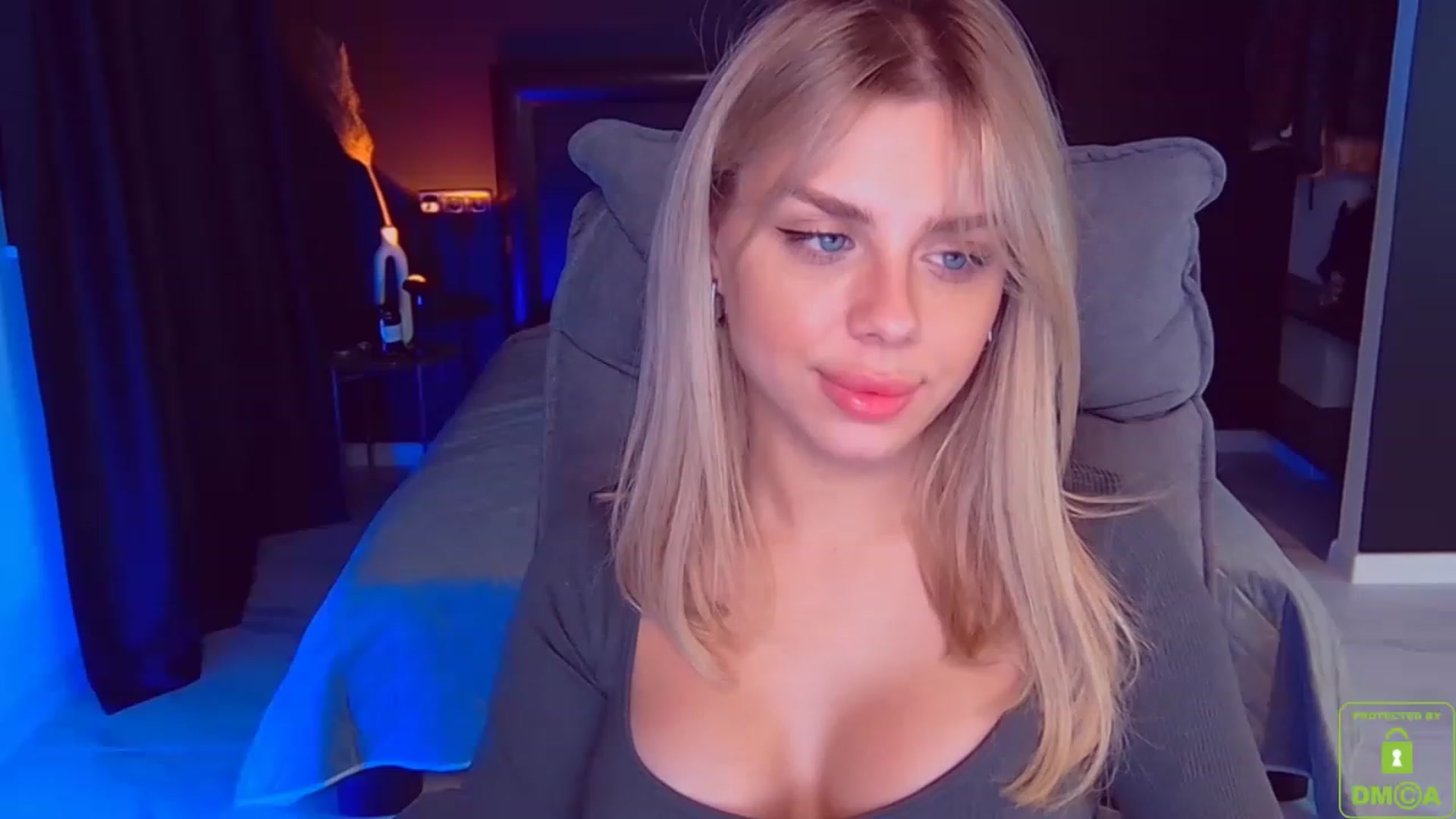 Gallery image thumbnail from TorySins's myfreecams stream on, 03/19/2023, 01:44 image 10 of 20