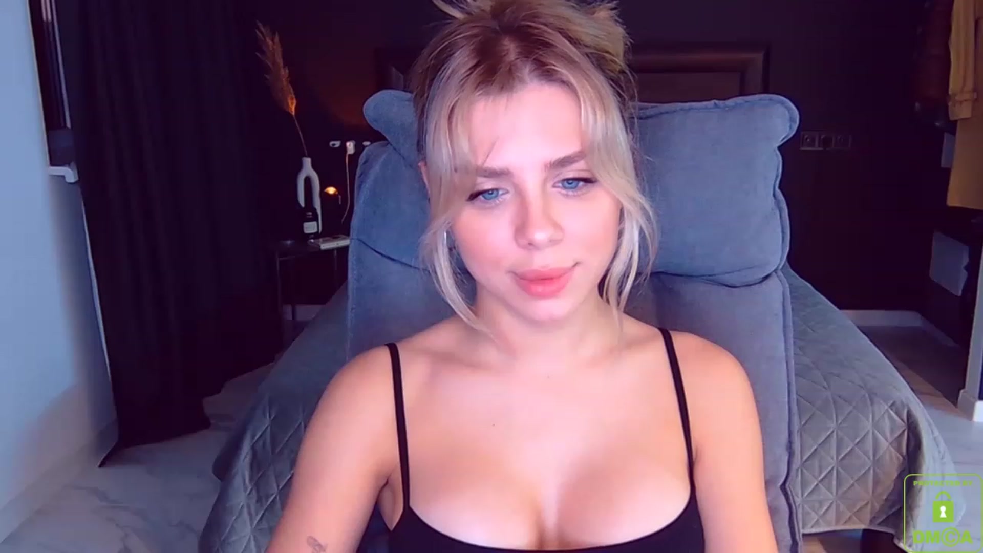 Gallery image thumbnail from TorySins's myfreecams stream on, 03/27/2023, 24:04 image 6 of 20