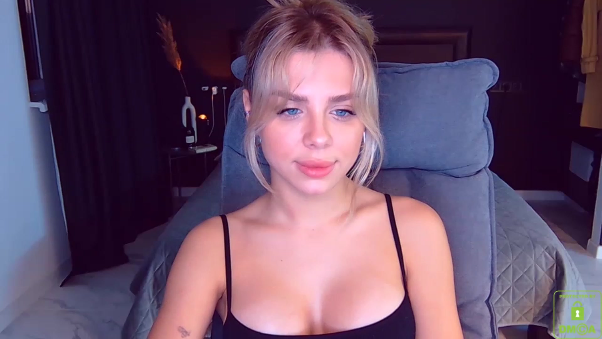 Gallery image thumbnail from TorySins's myfreecams stream on, 03/27/2023, 24:04 image 3 of 20