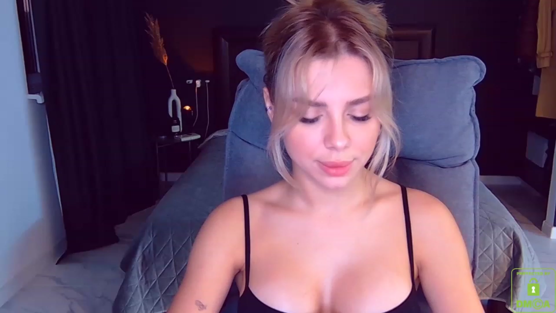 Gallery image thumbnail from TorySins's myfreecams stream on, 03/27/2023, 24:22 image 1 of 20