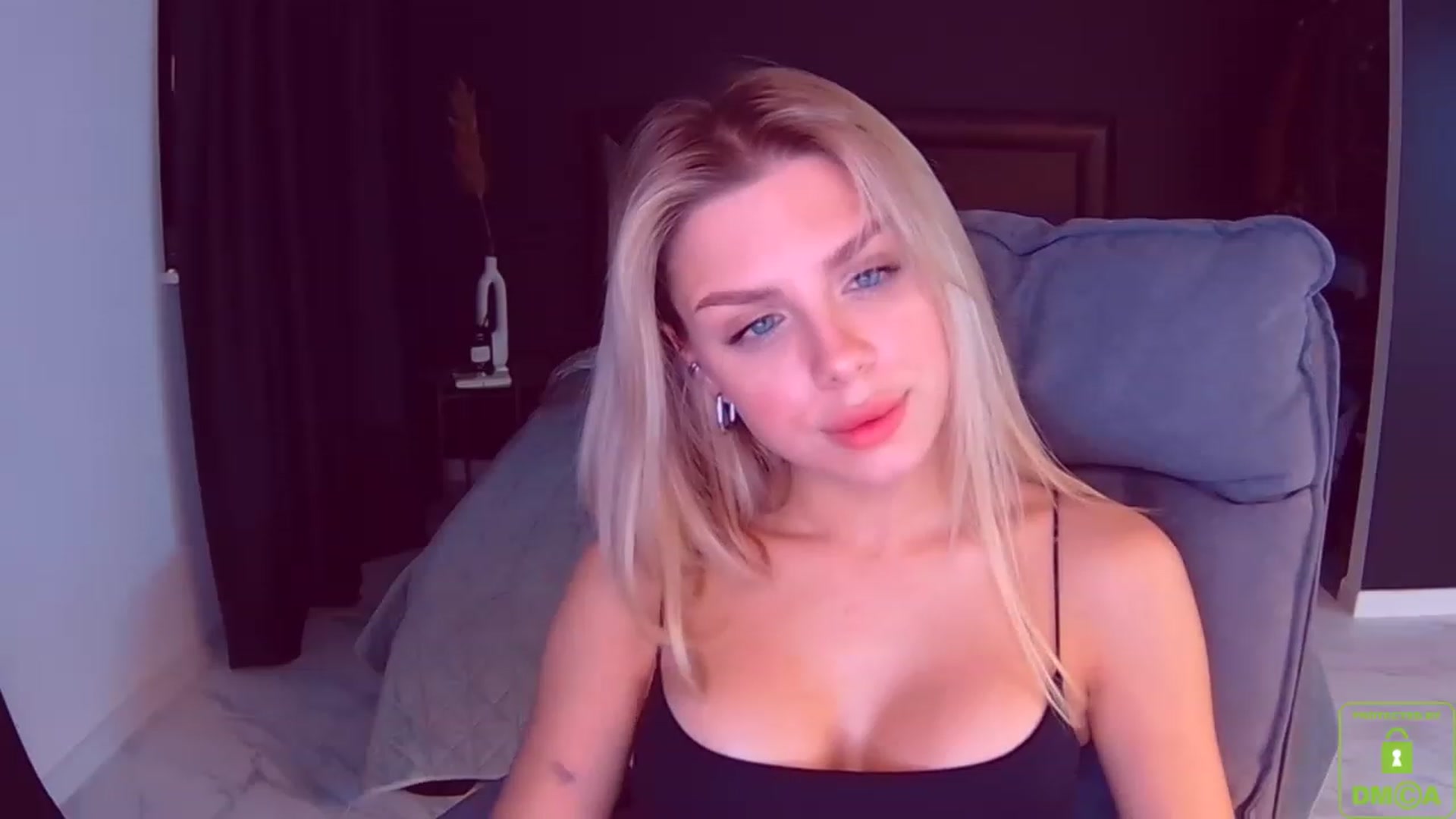 Gallery image thumbnail from TorySins's myfreecams stream on, 04/02/2023, 22:15 image 8 of 20