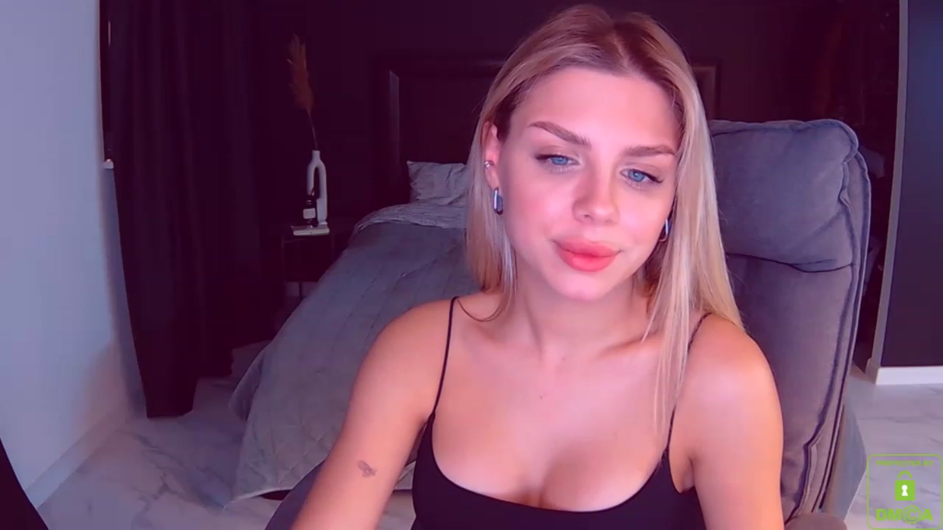 Gallery image thumbnail from TorySins's myfreecams stream on, 04/02/2023, 22:15 image 17 of 20