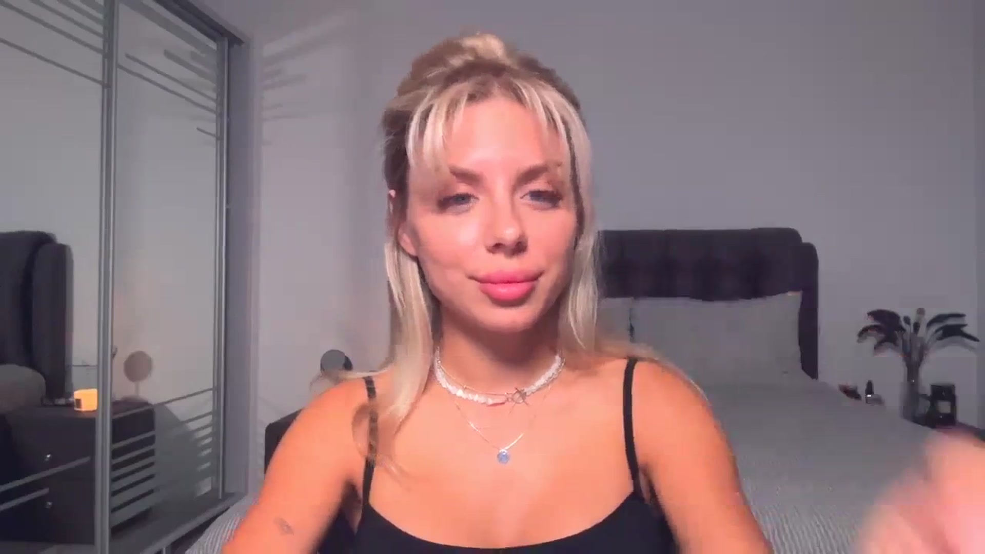 Gallery image thumbnail from TorySins's myfreecams stream on, 09/26/2023, 16:00 image 18 of 20