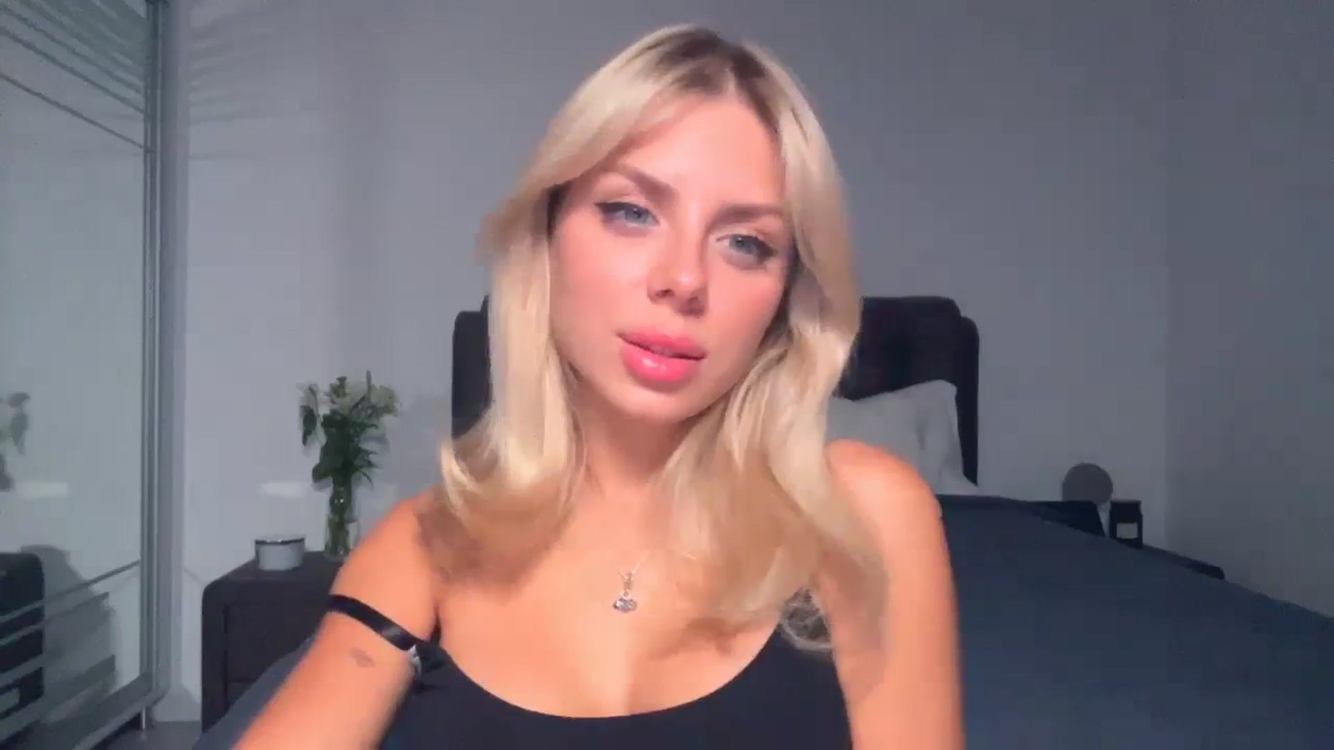 Gallery image thumbnail from TorySins's myfreecams stream on, 10/09/2023, 21:03 image 18 of 20