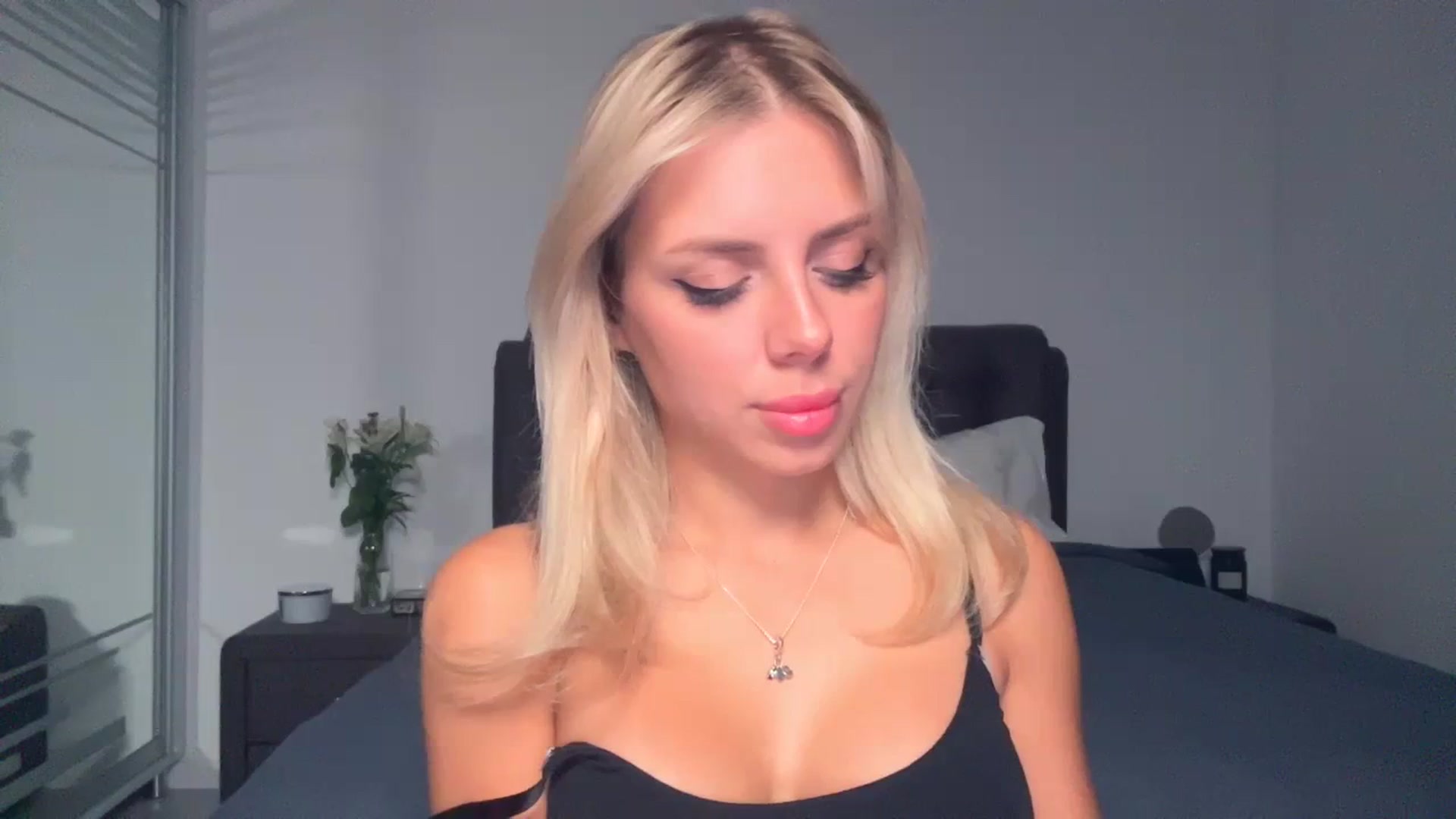 Gallery image thumbnail from TorySins's myfreecams stream on, 10/09/2023, 21:03 image 8 of 20