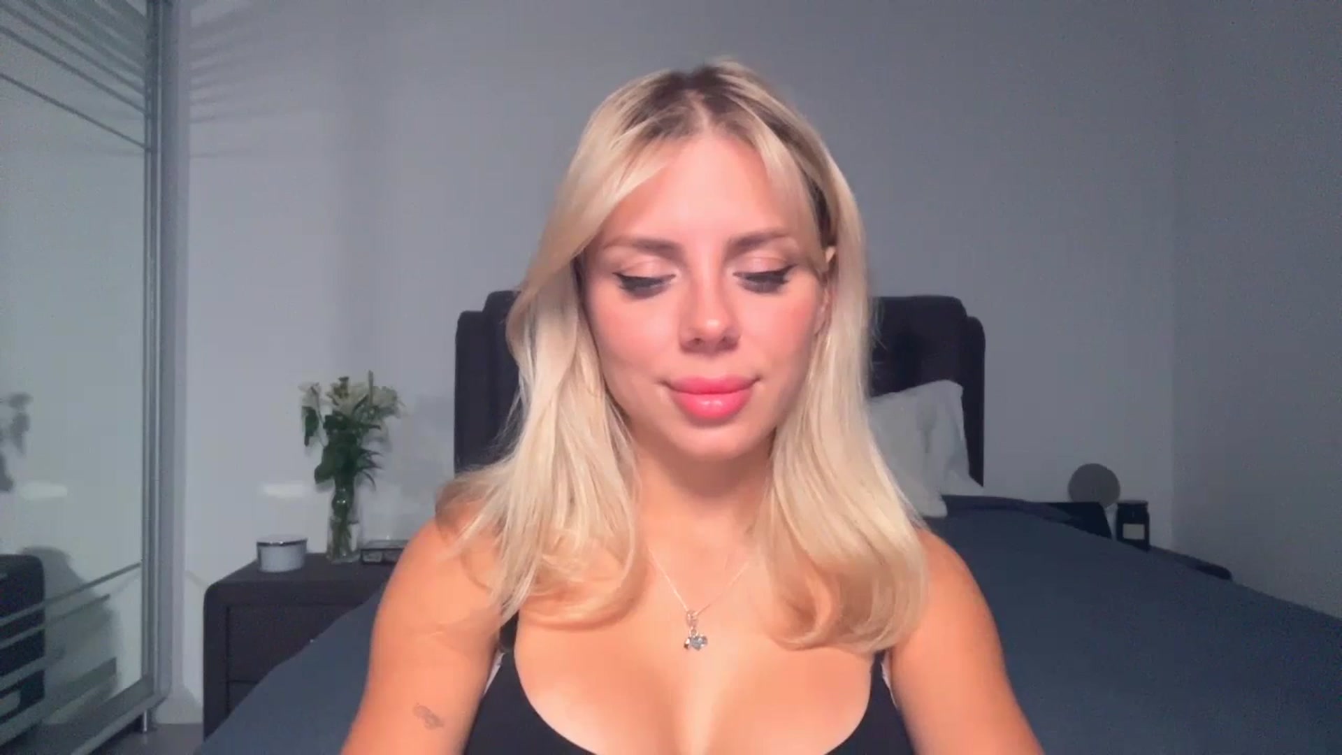 Gallery image thumbnail from TorySins's myfreecams stream on, 10/09/2023, 21:03 image 3 of 20