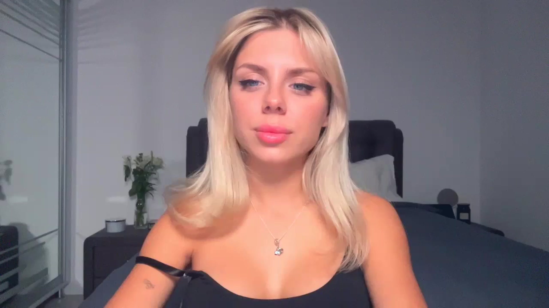 Gallery image thumbnail from TorySins's myfreecams stream on, 10/09/2023, 21:03 image 16 of 20