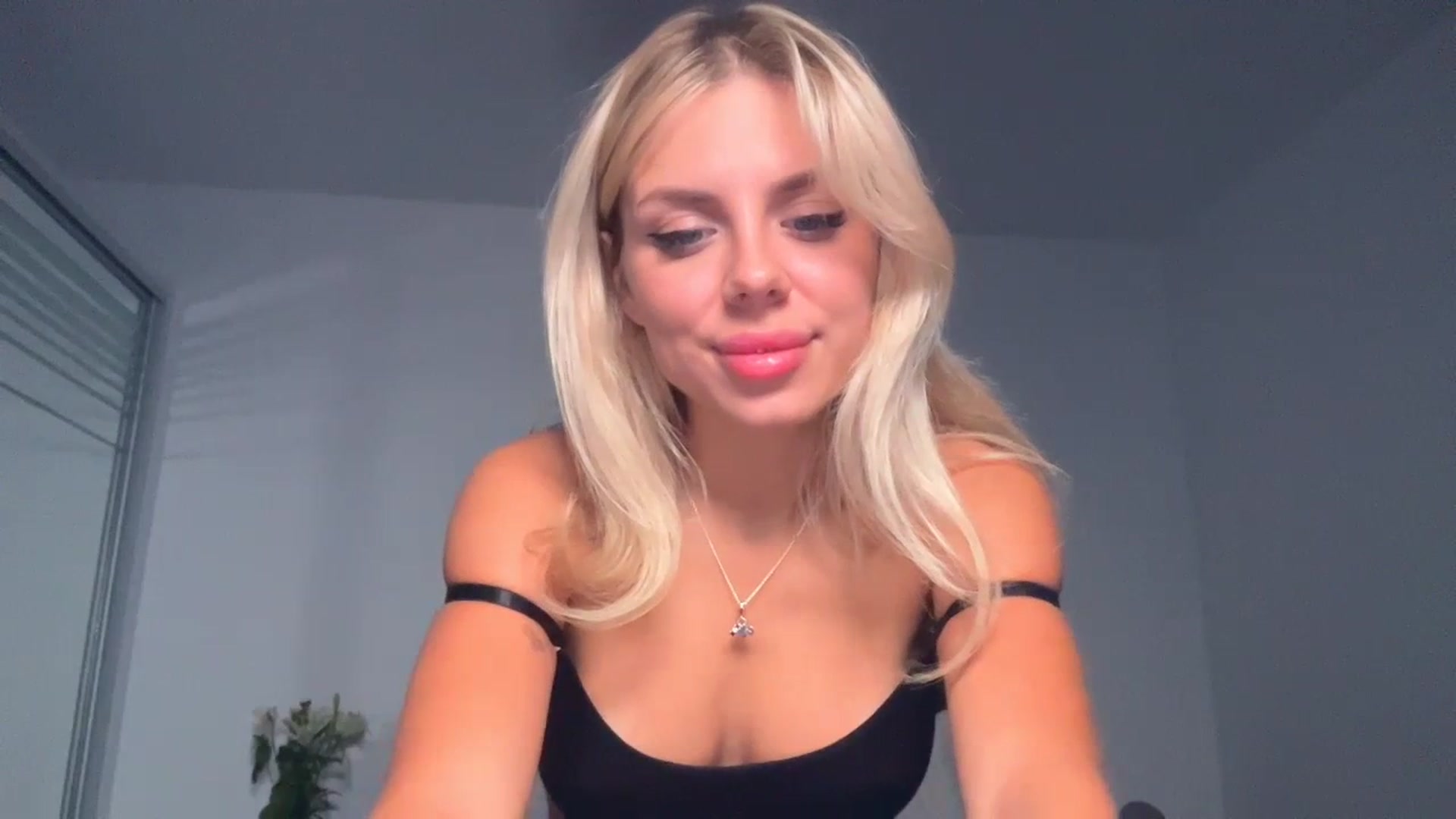 Gallery image thumbnail from TorySins's myfreecams stream on, 10/09/2023, 23:01 image 16 of 20