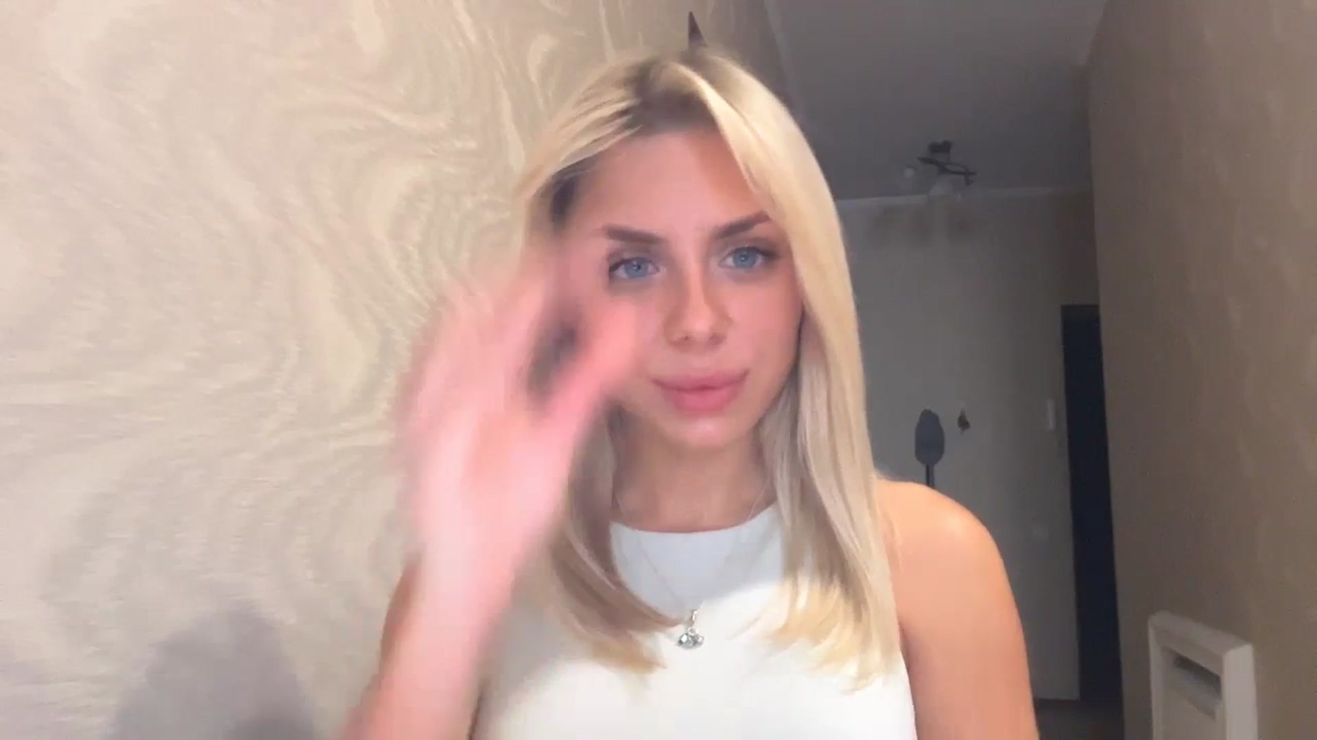 Gallery image thumbnail from TorySins's myfreecams stream on, 10/16/2023, 14:29 image 14 of 20
