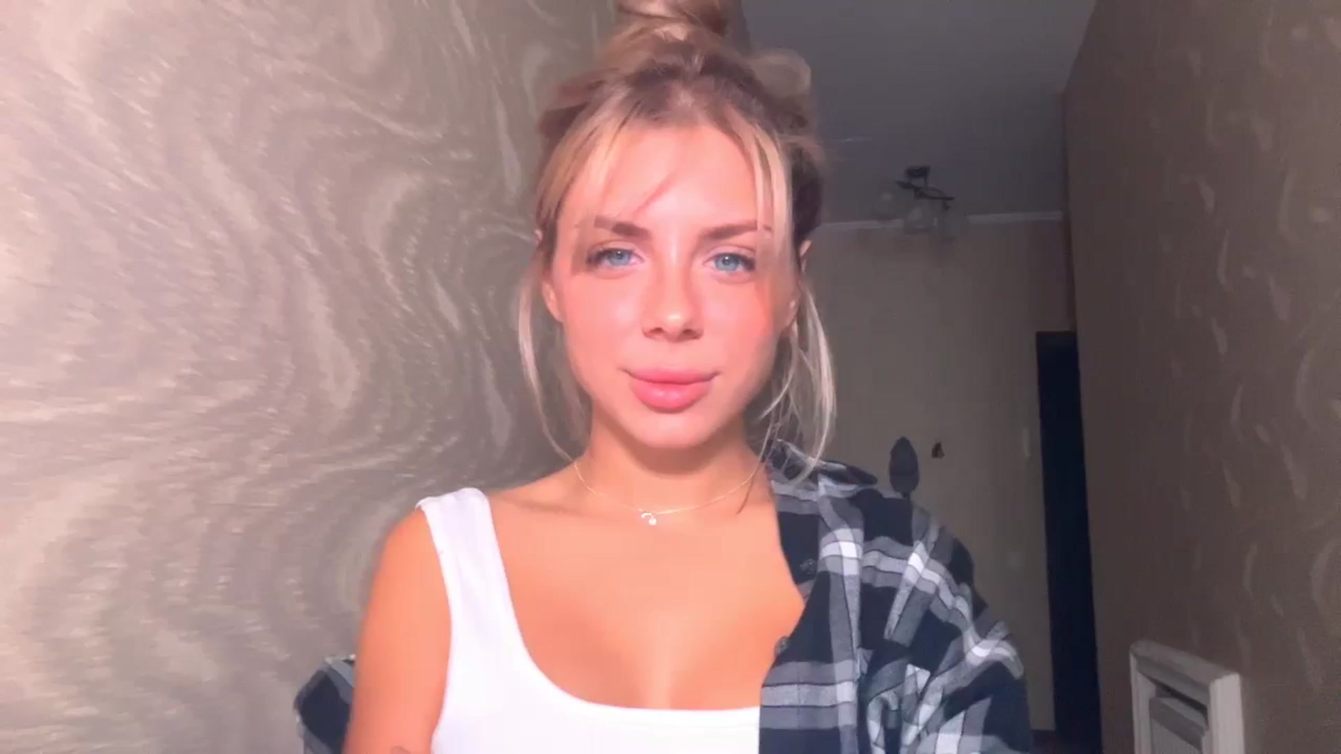 Gallery image thumbnail from TorySins's myfreecams stream on, 10/23/2023, 08:03 image 3 of 20