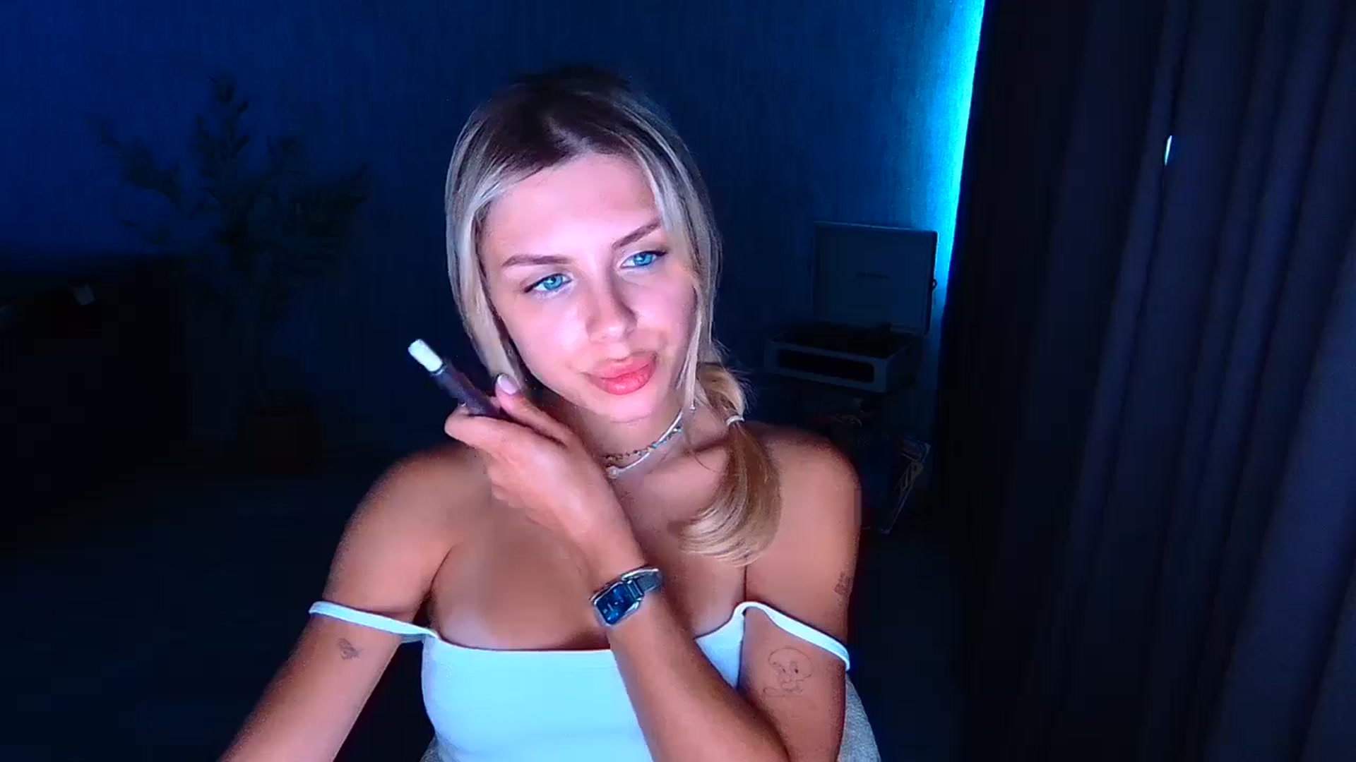 Gallery image thumbnail from TorySins's myfreecams stream on, 06/25/2024, 17:36 image 16 of 20
