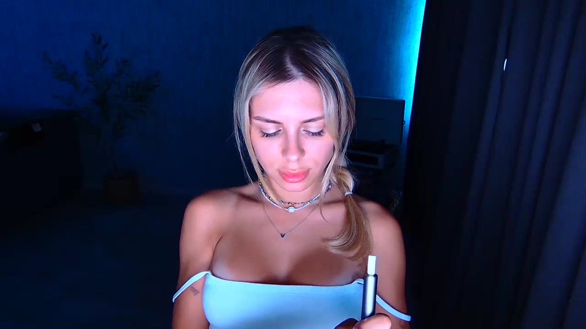 Gallery image thumbnail from TorySins's myfreecams stream on, 06/25/2024, 17:36 image 10 of 20