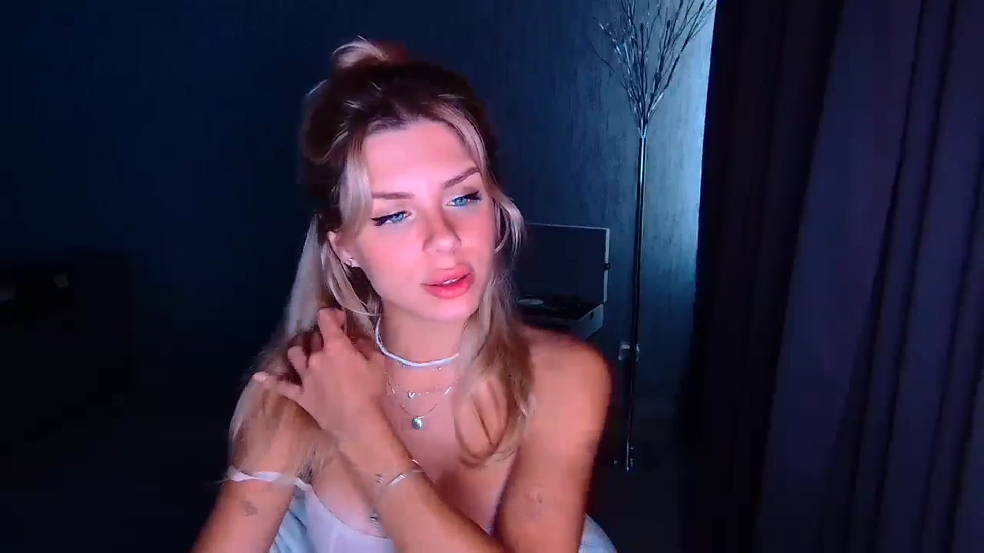 Gallery image thumbnail from TorySins's myfreecams stream on, 07/04/2024, 16:37 image 12 of 20