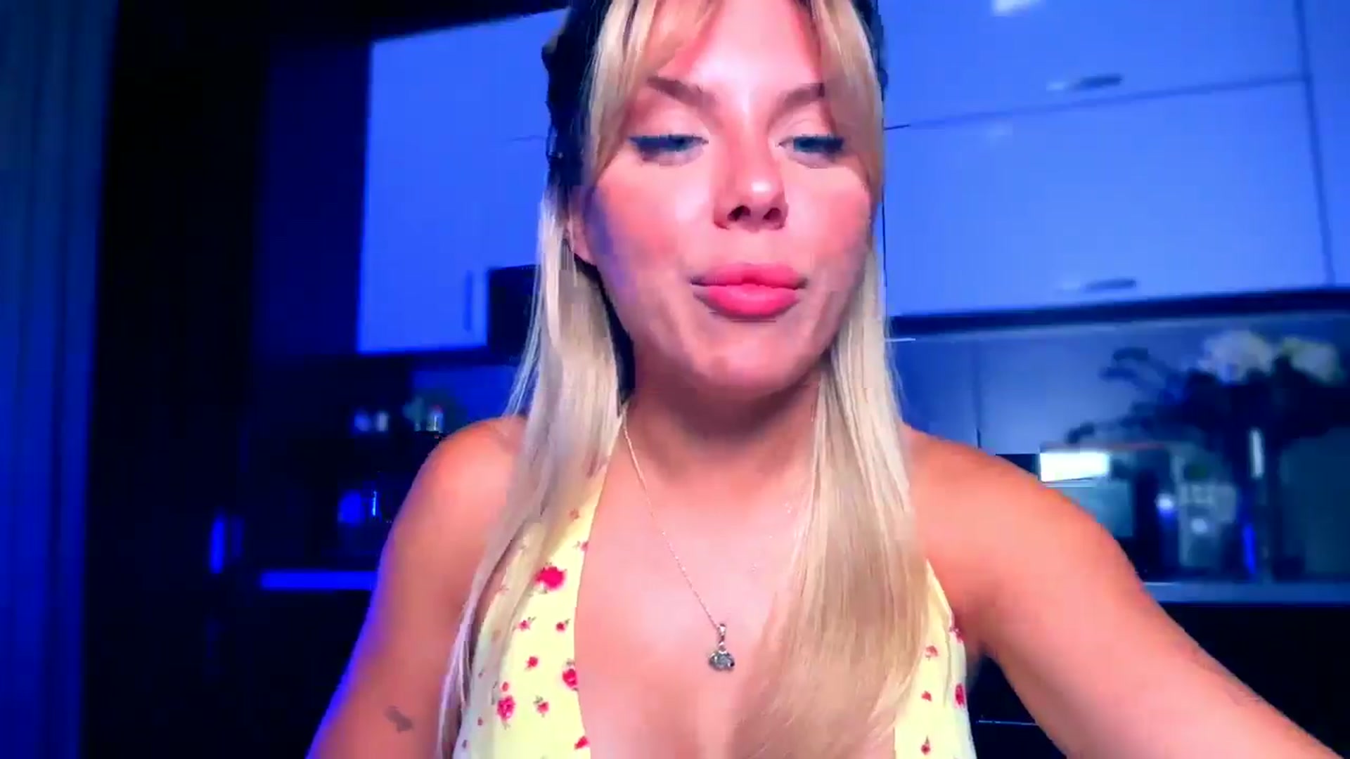 Gallery image thumbnail from TorySins's myfreecams stream on, 08/07/2025, 20:09 image 12 of 20