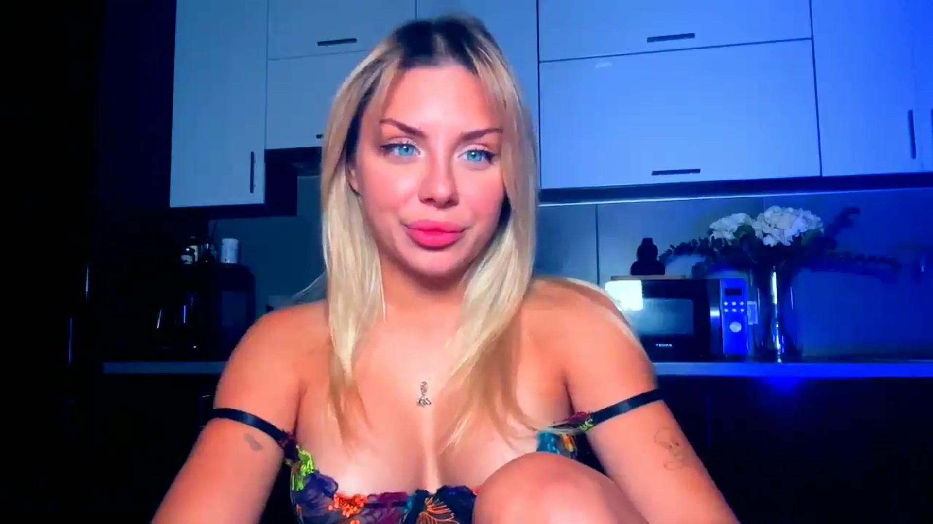 Gallery image thumbnail from TorySins's myfreecams stream on, 08/14/2025, 08:44 image 2 of 20