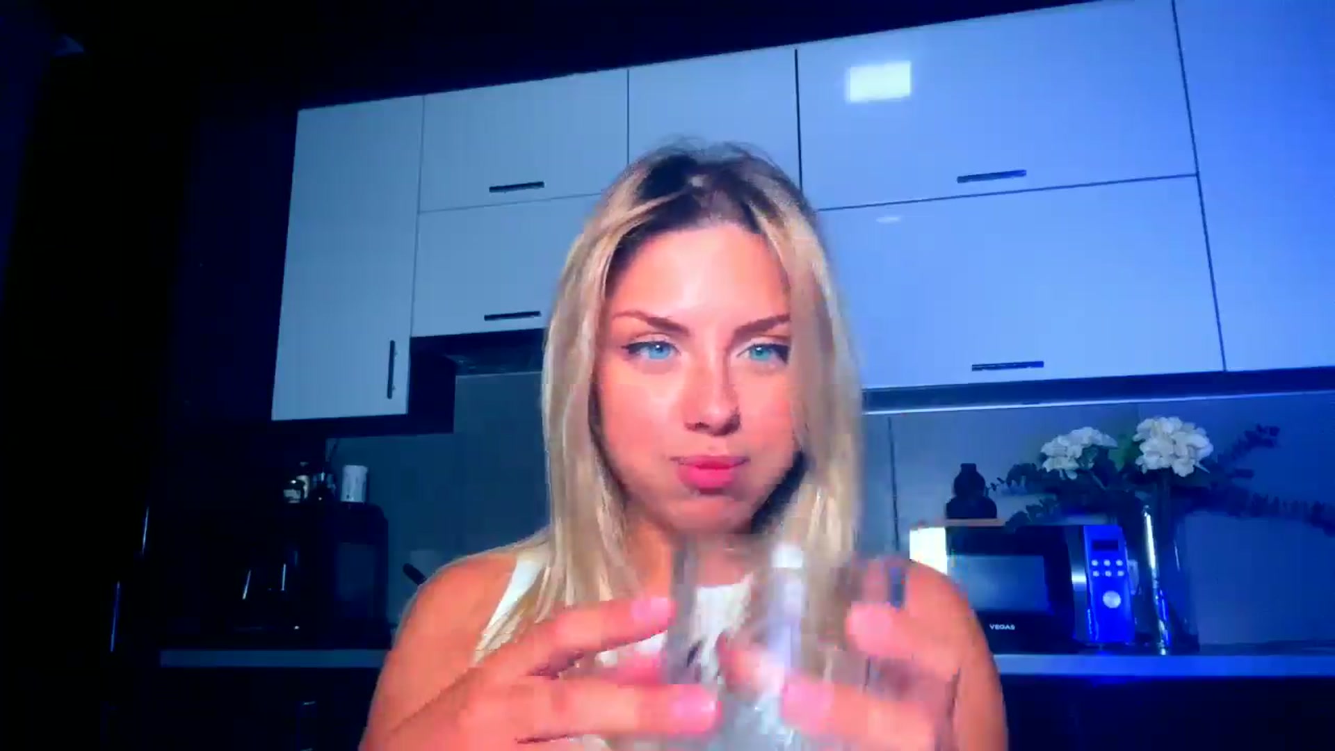 Gallery image thumbnail from TorySins's myfreecams stream on, 08/14/2025, 11:11 image 11 of 20