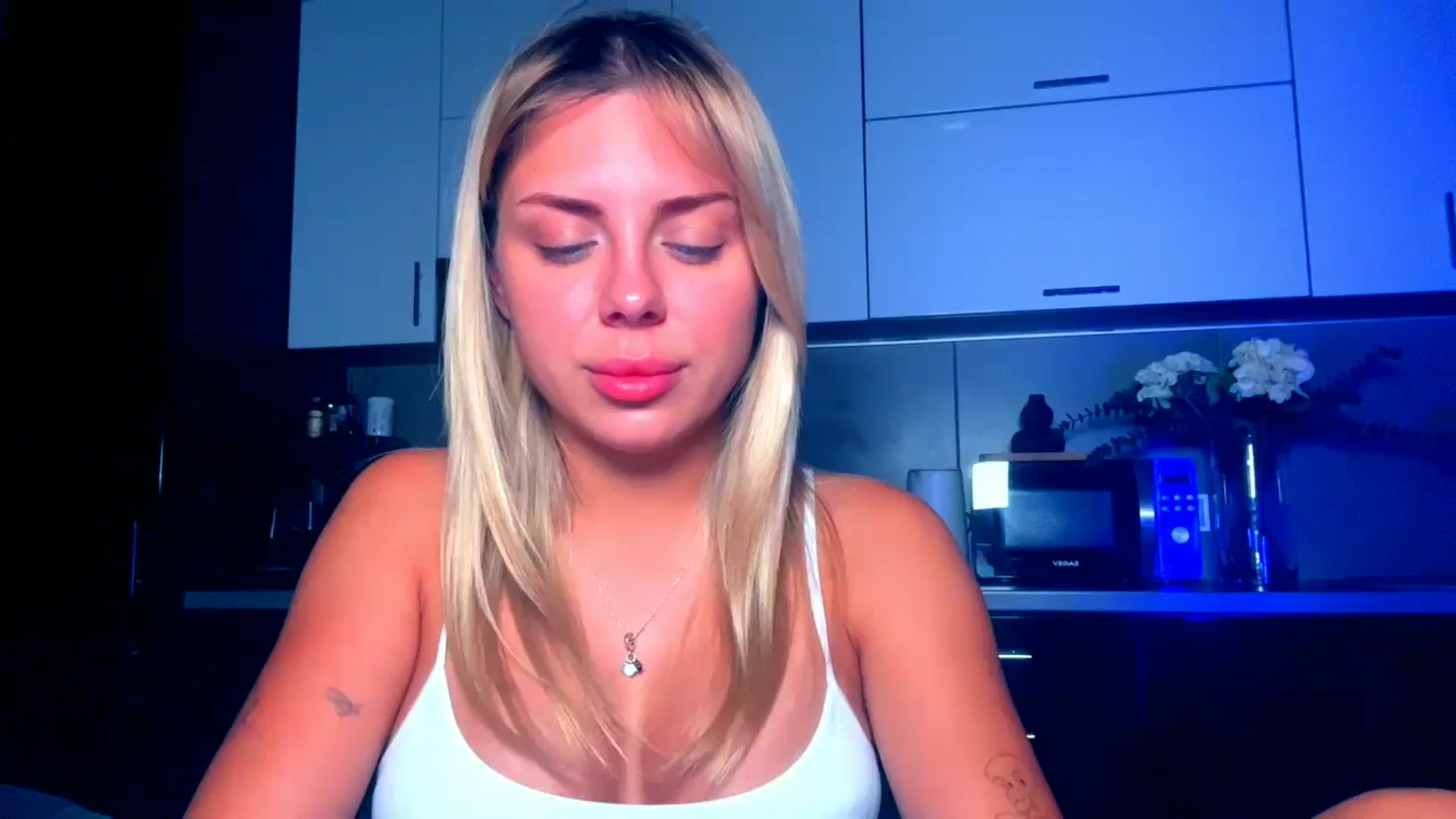 Gallery image thumbnail from TorySins's myfreecams stream on, 08/14/2025, 23:17 image 2 of 20