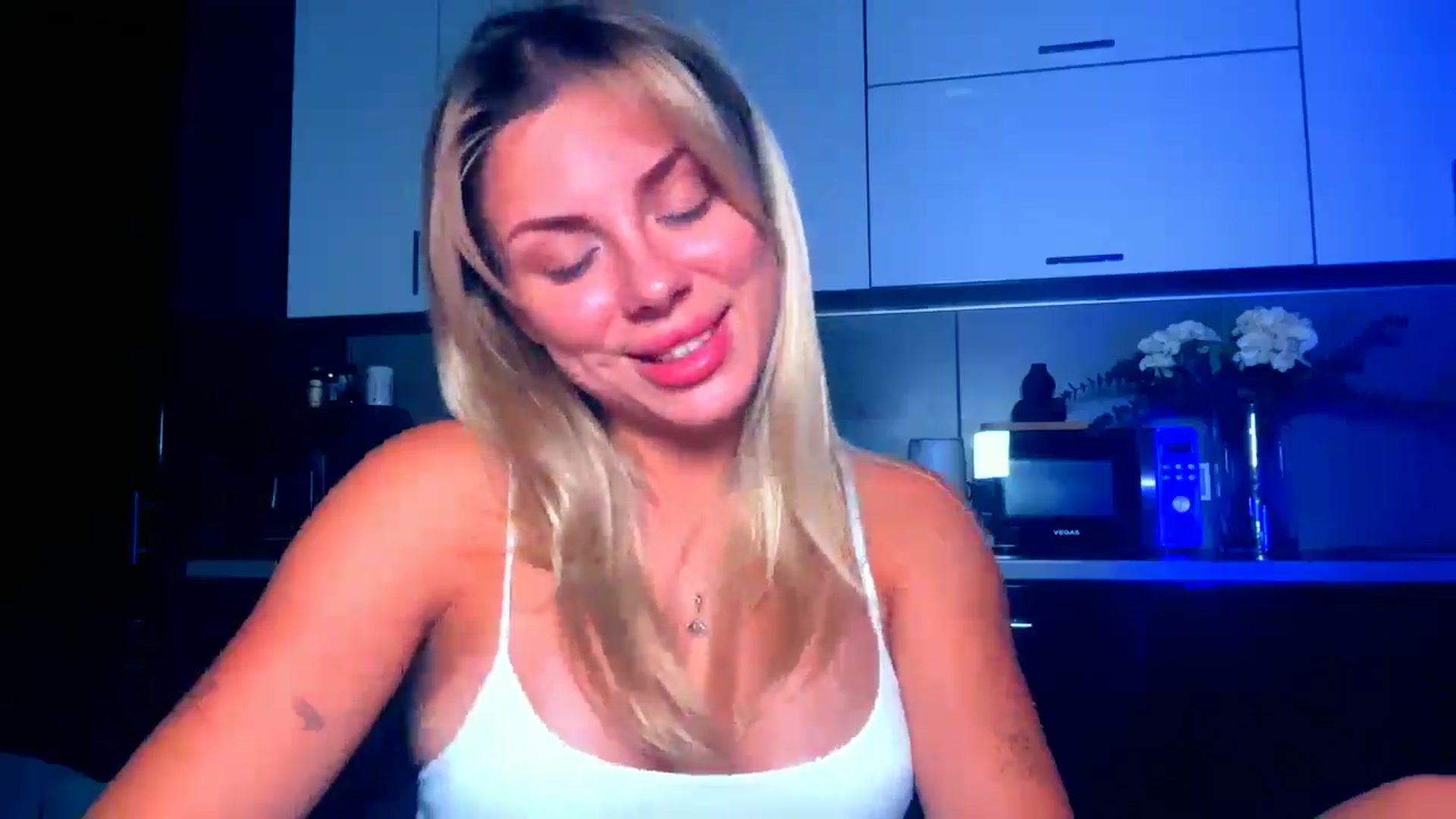 Gallery image thumbnail from TorySins's myfreecams stream on, 08/14/2025, 23:17 image 5 of 20
