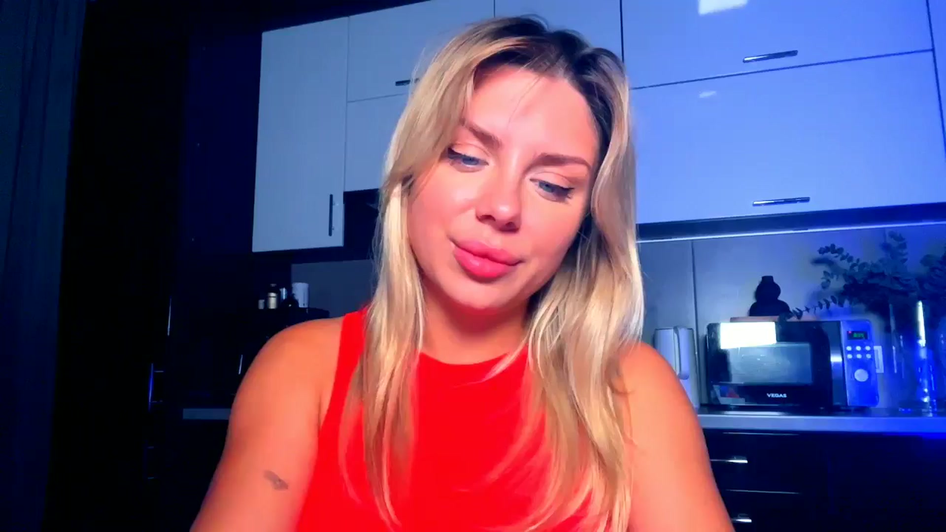 Gallery image thumbnail from TorySins's myfreecams stream on, 08/24/2025, 21:36 image 13 of 20